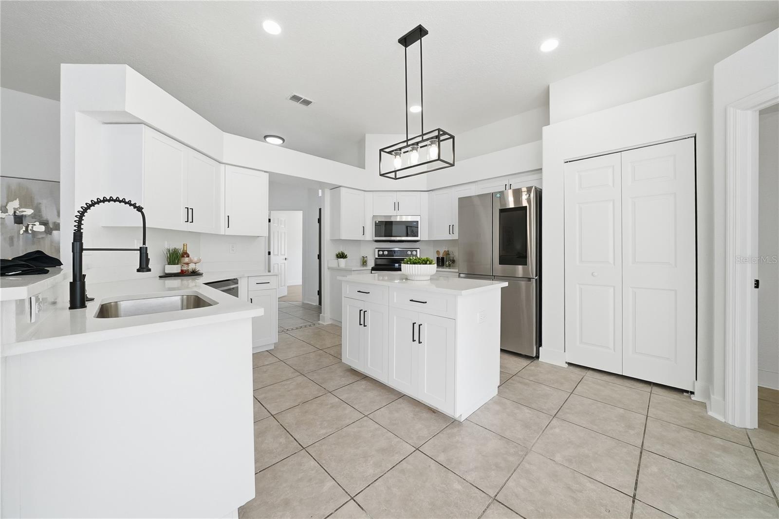 Image 8 of 41 For 1407 Watermill Circle