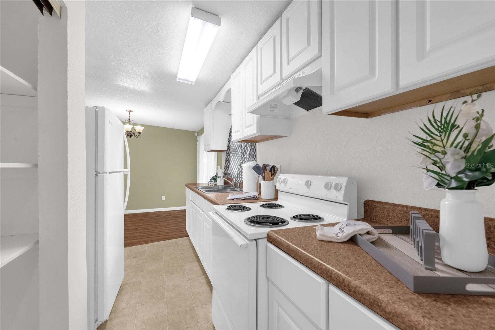 Image 9 of 27 For 115 Mercury Street