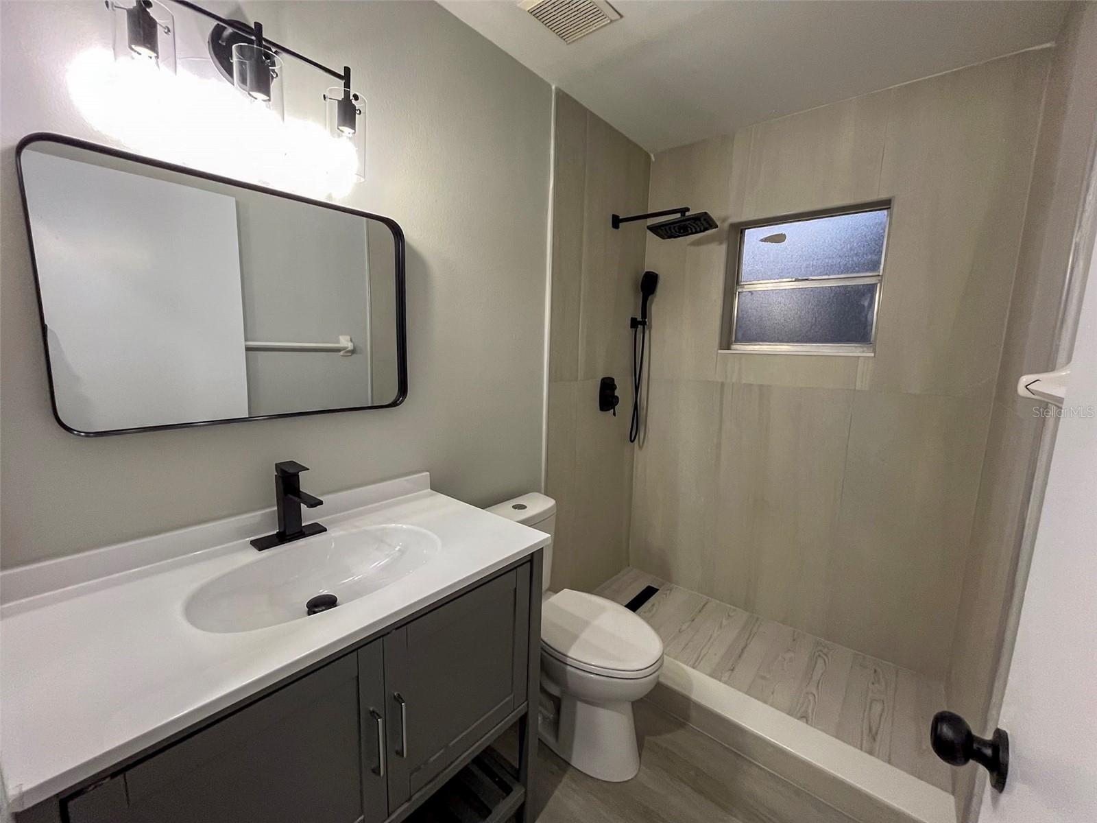 Image 22 of 43 For 15905 Indian Wells Court