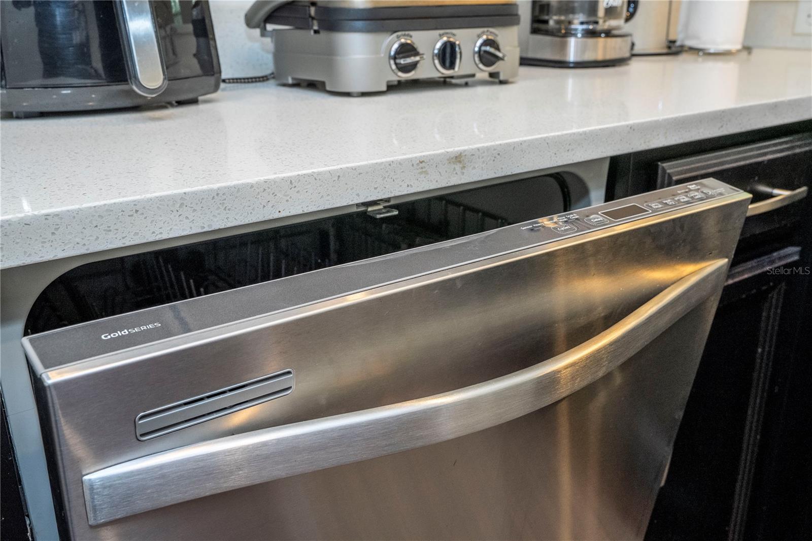 Image 44 of 91 For 8225 Bryce Canyon Avenue