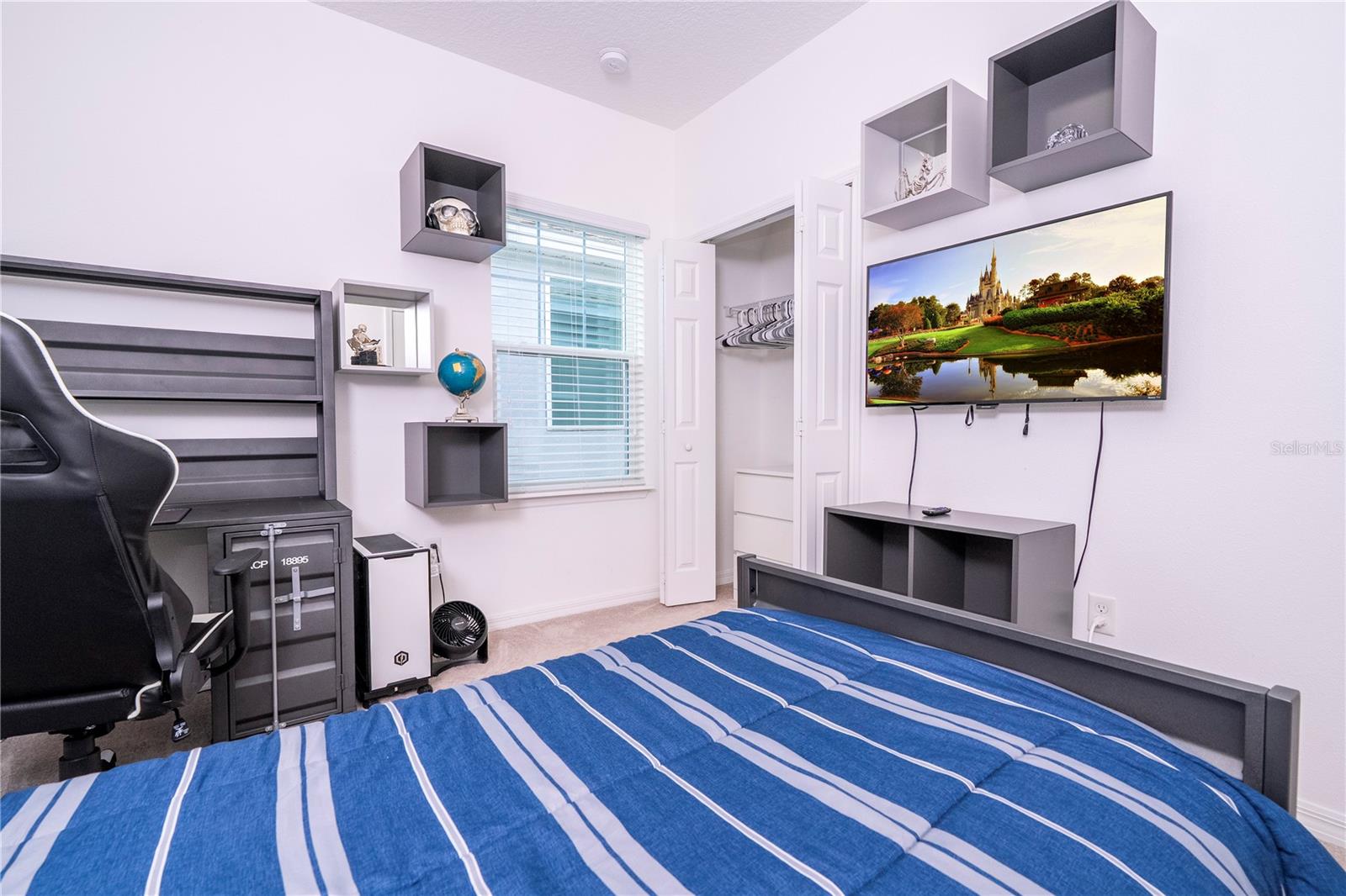 Image 74 of 91 For 8225 Bryce Canyon Avenue