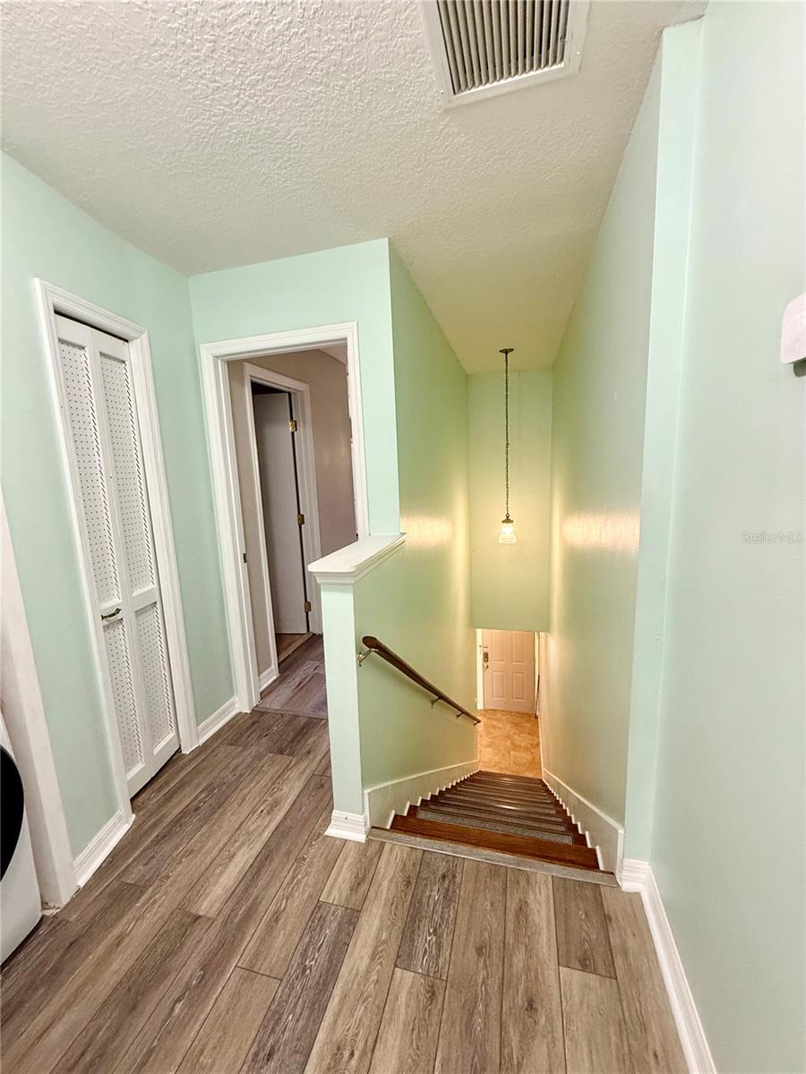 Image 22 of 38 For 1600 Woodland Drive 8206