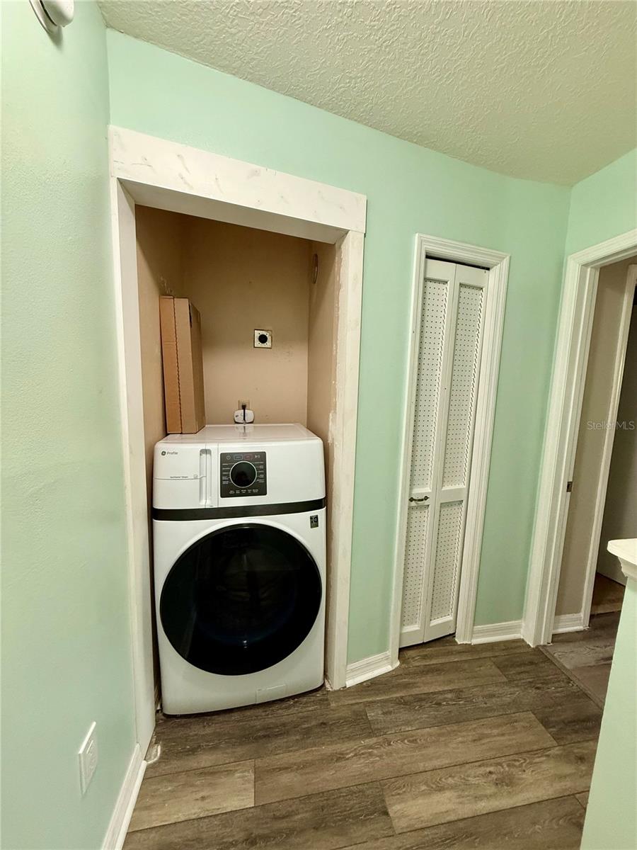 Image 23 of 38 For 1600 Woodland Drive 8206