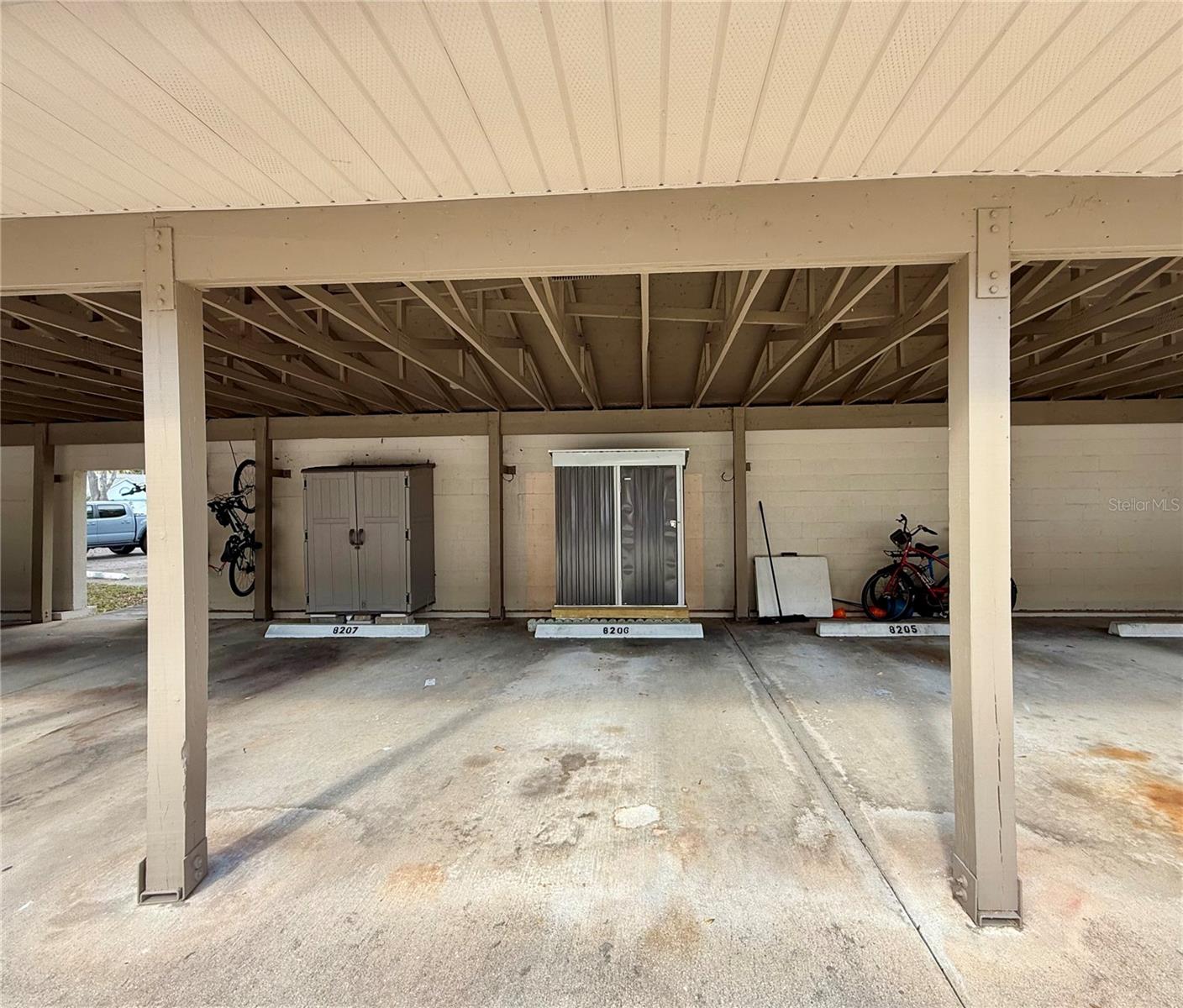 Image 32 of 38 For 1600 Woodland Drive 8206