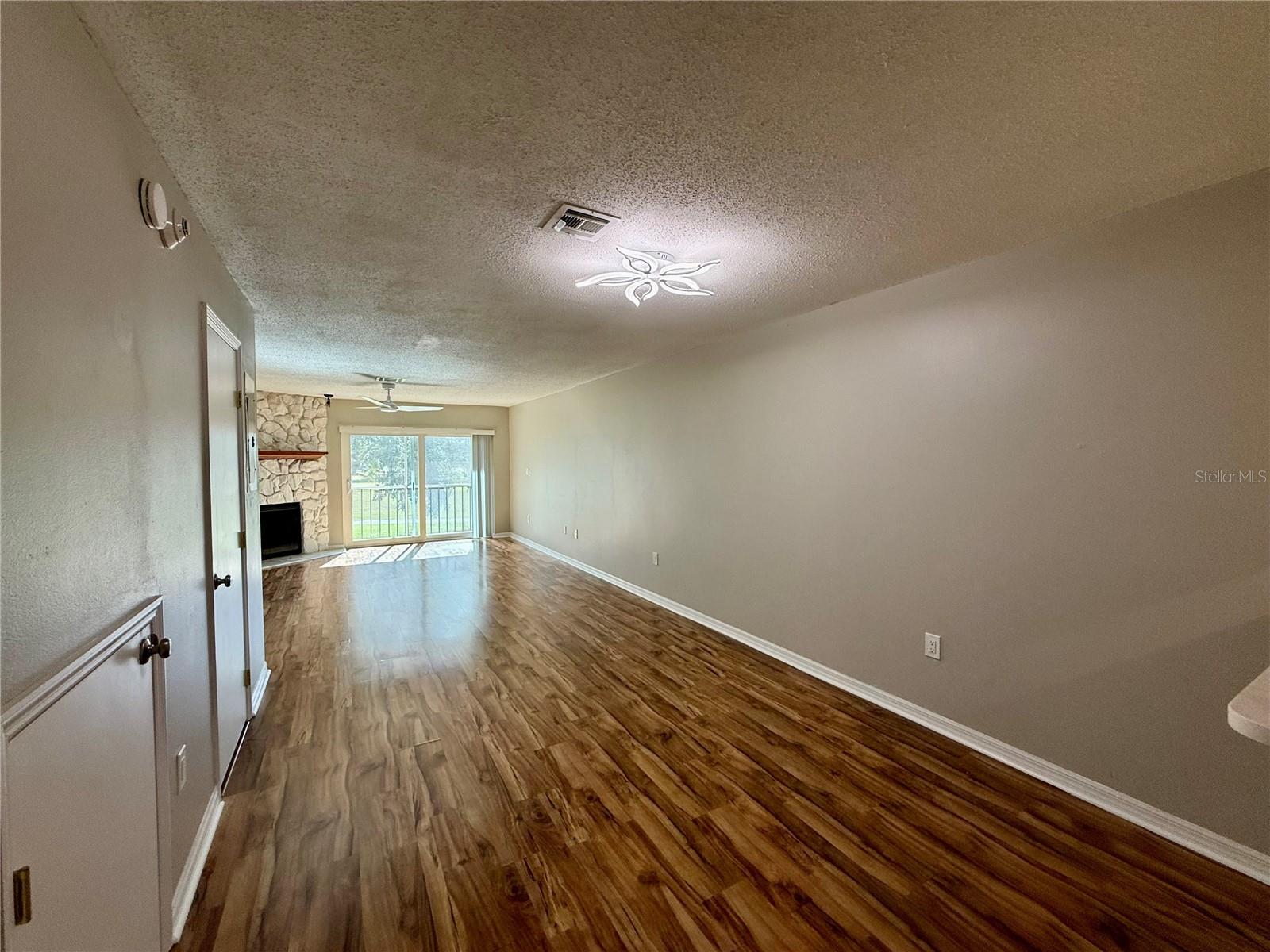 Image 9 of 38 For 1600 Woodland Drive 8206