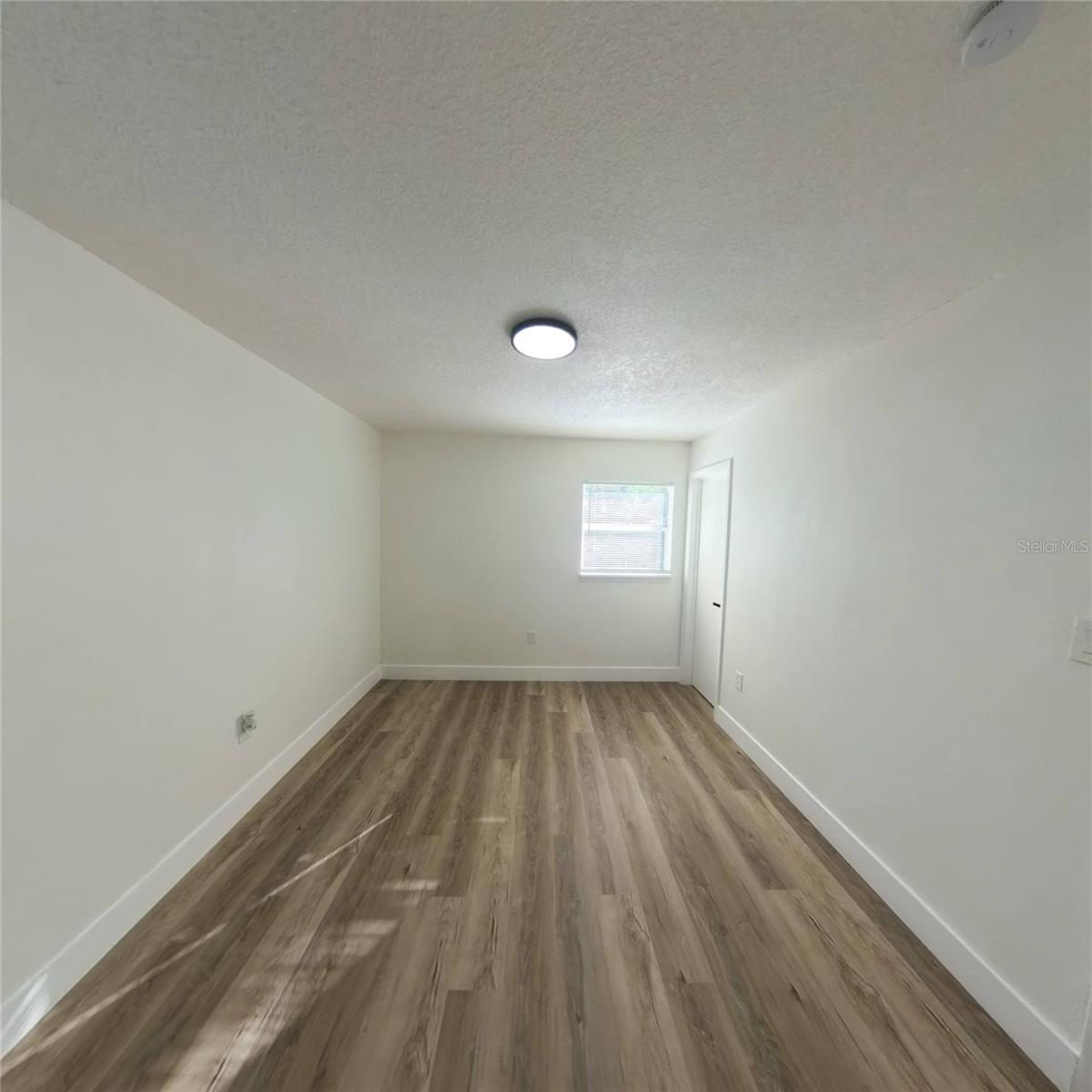 Image 12 of 26 For 1098 Leeway Court