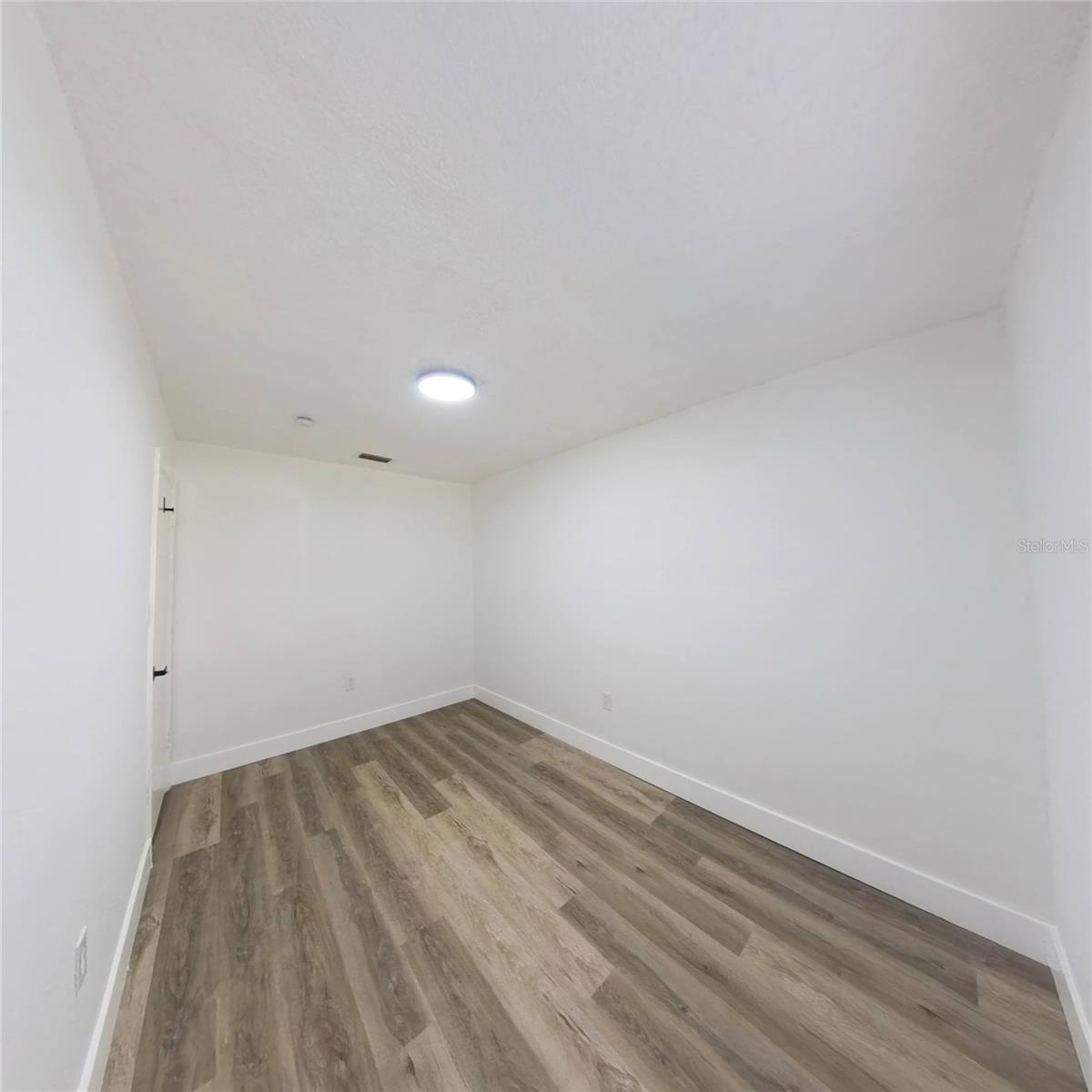 Image 13 of 26 For 1098 Leeway Court