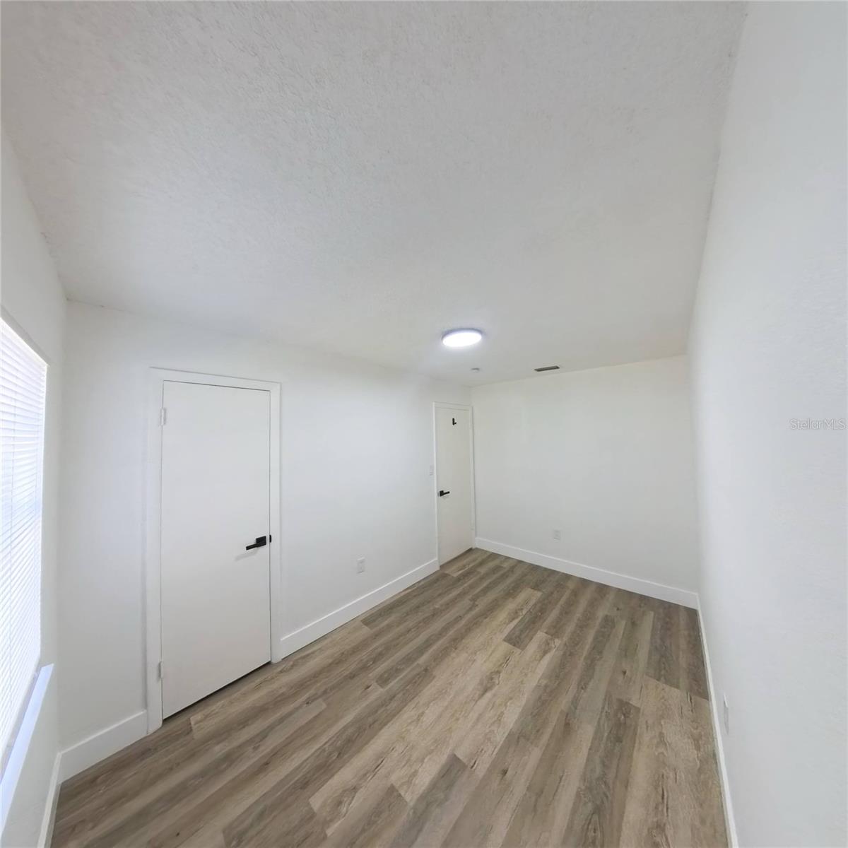 Image 16 of 26 For 1098 Leeway Court