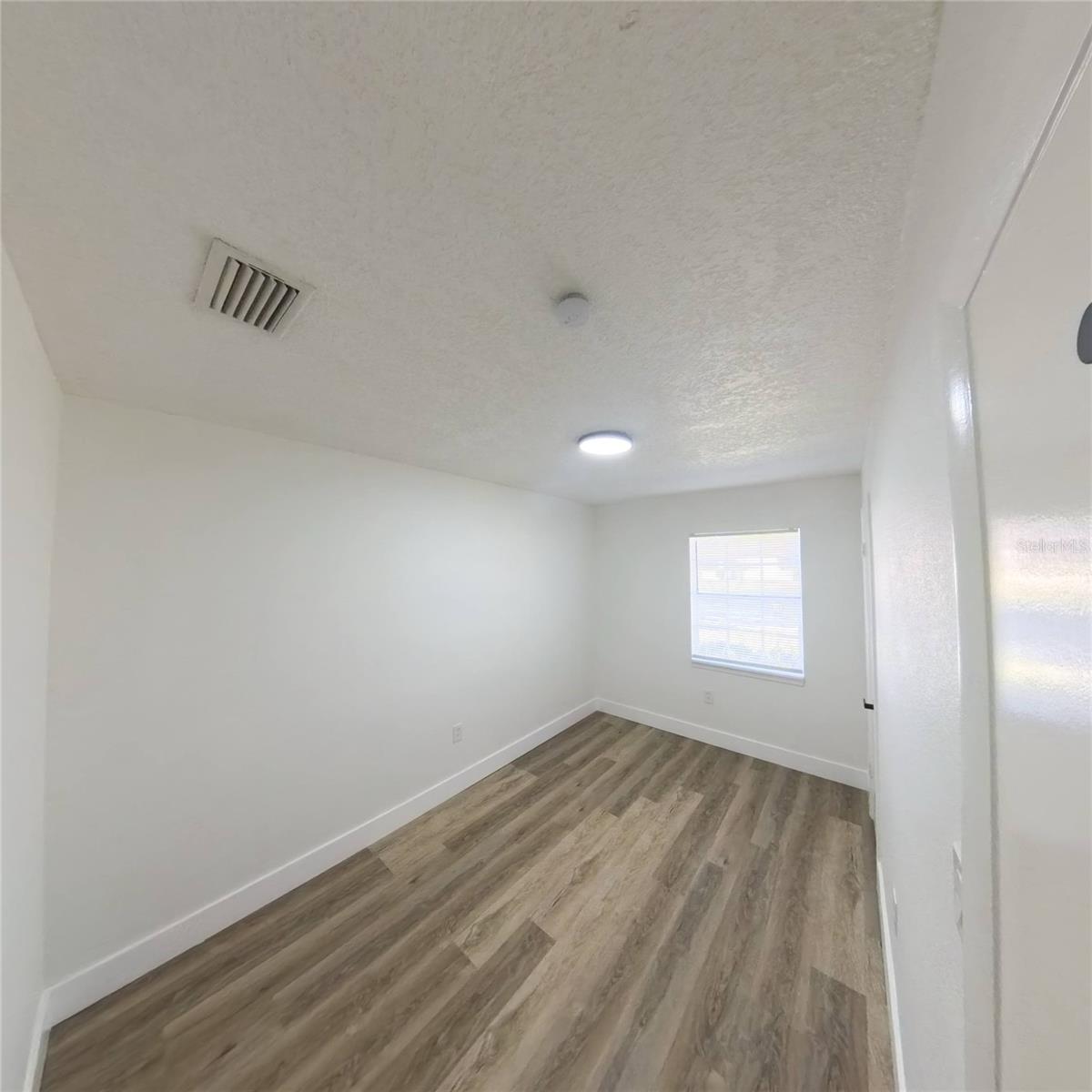 Image 17 of 26 For 1098 Leeway Court