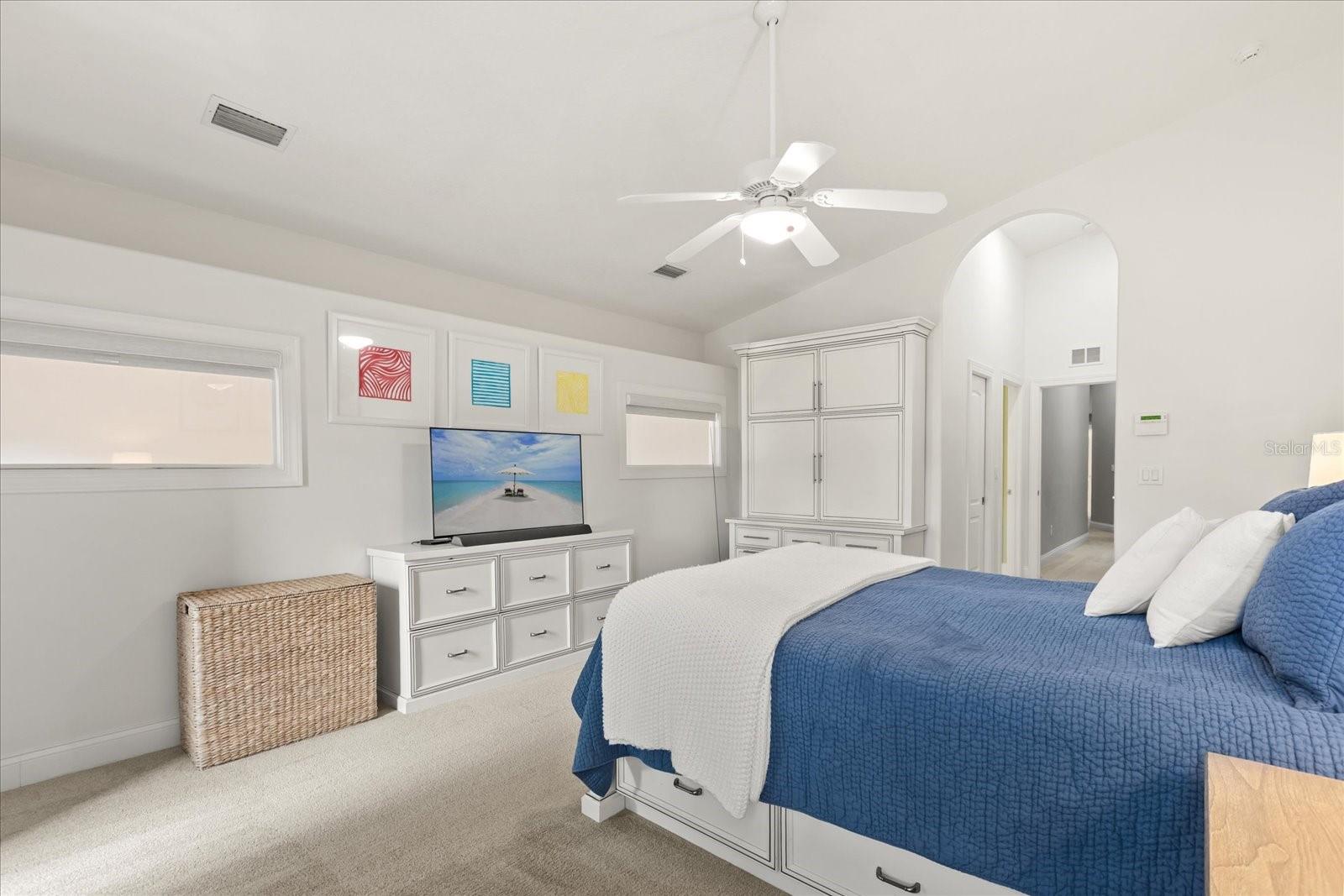 Image 13 of 44 For 512 Clarendon Avenue