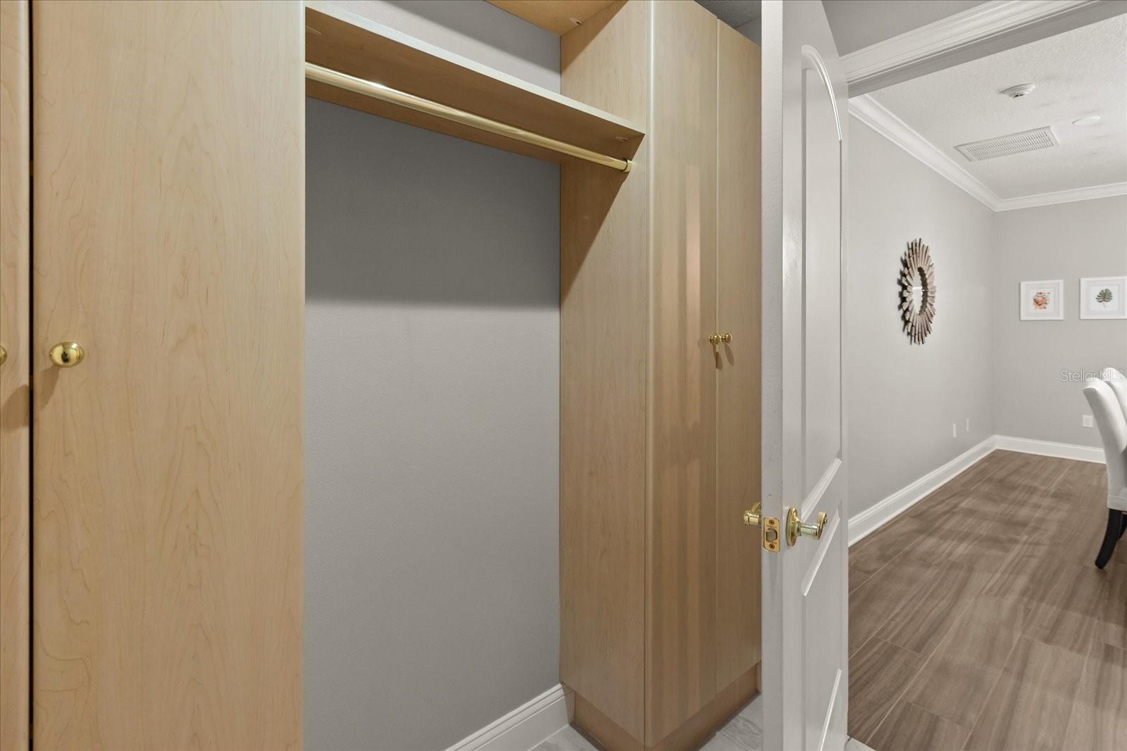 Image 22 of 44 For 512 Clarendon Avenue