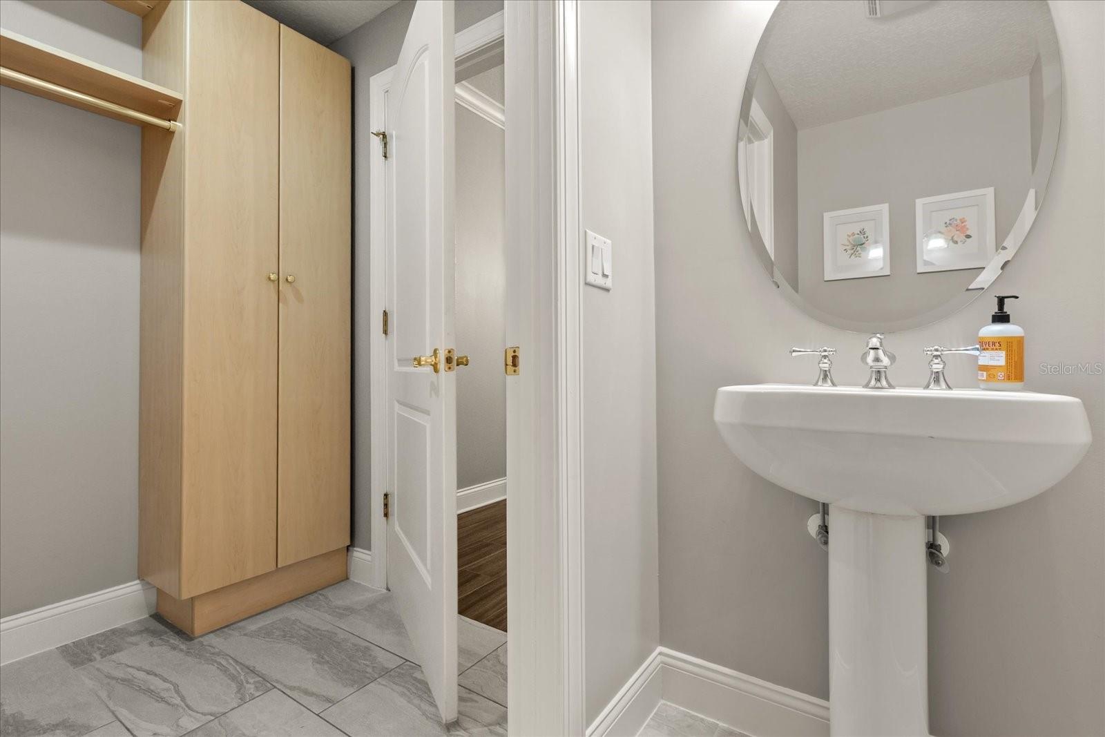 Image 23 of 44 For 512 Clarendon Avenue