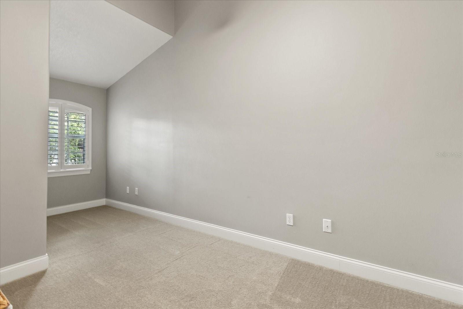 Image 31 of 44 For 512 Clarendon Avenue