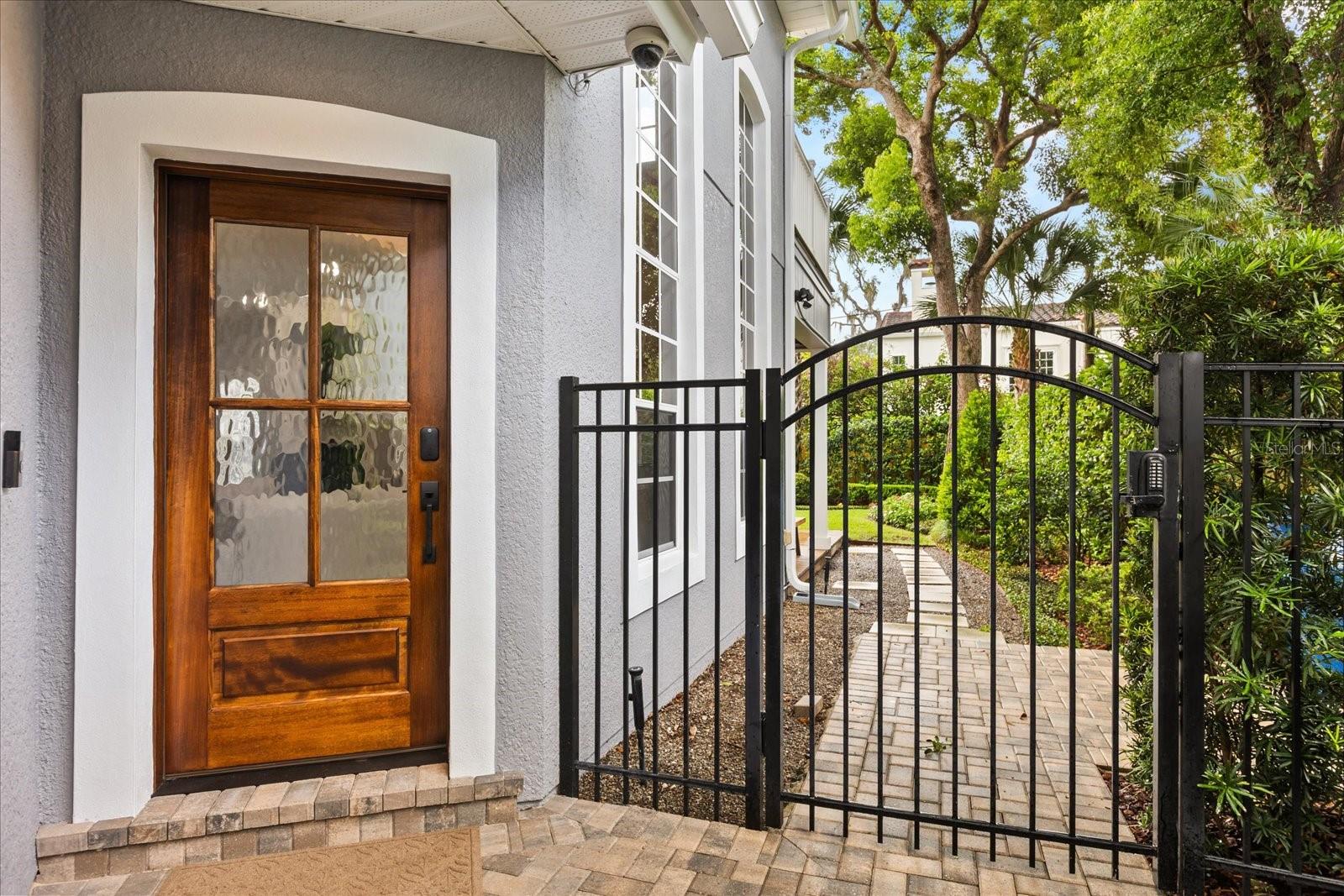 Image 35 of 44 For 512 Clarendon Avenue