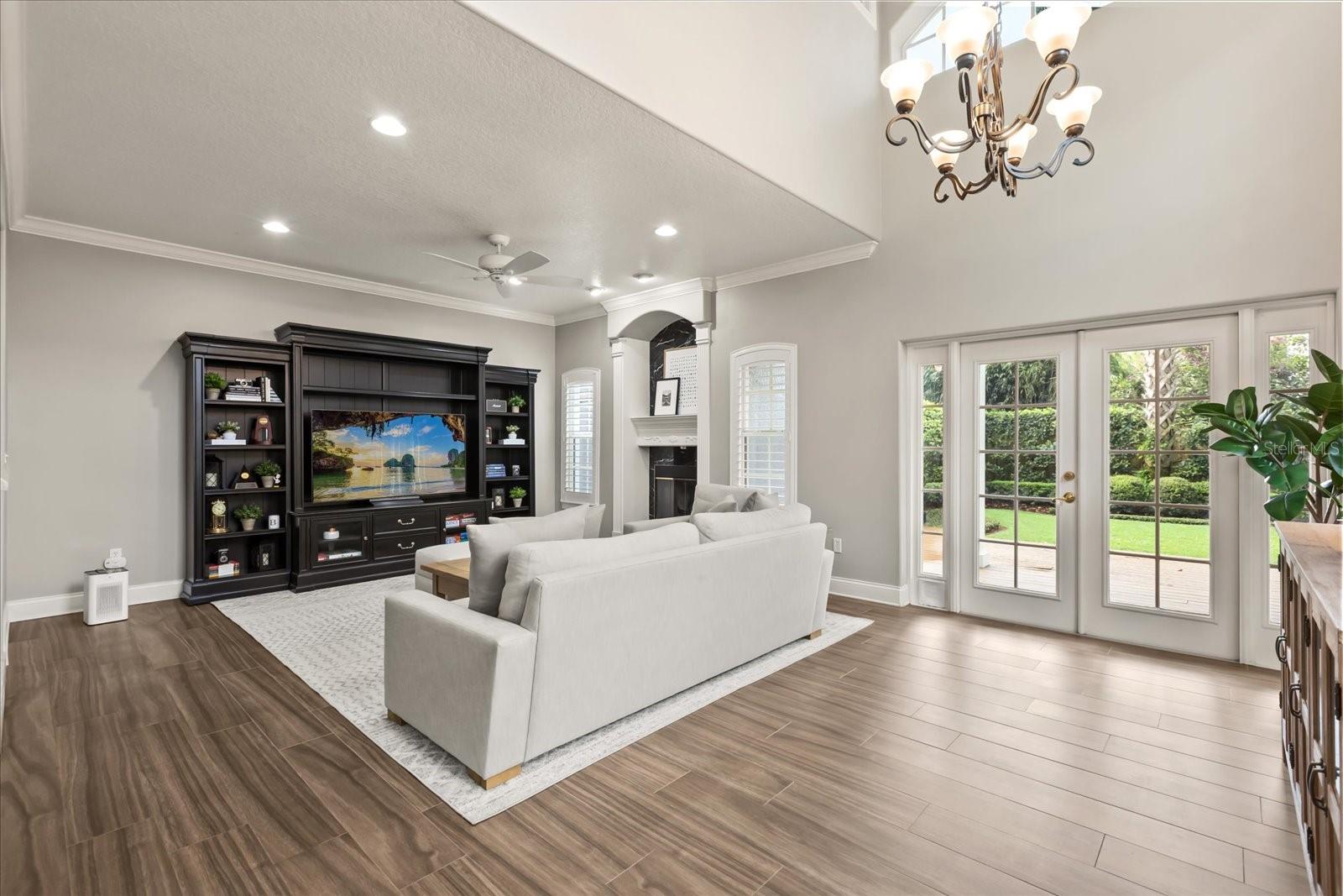 Image 4 of 44 For 512 Clarendon Avenue