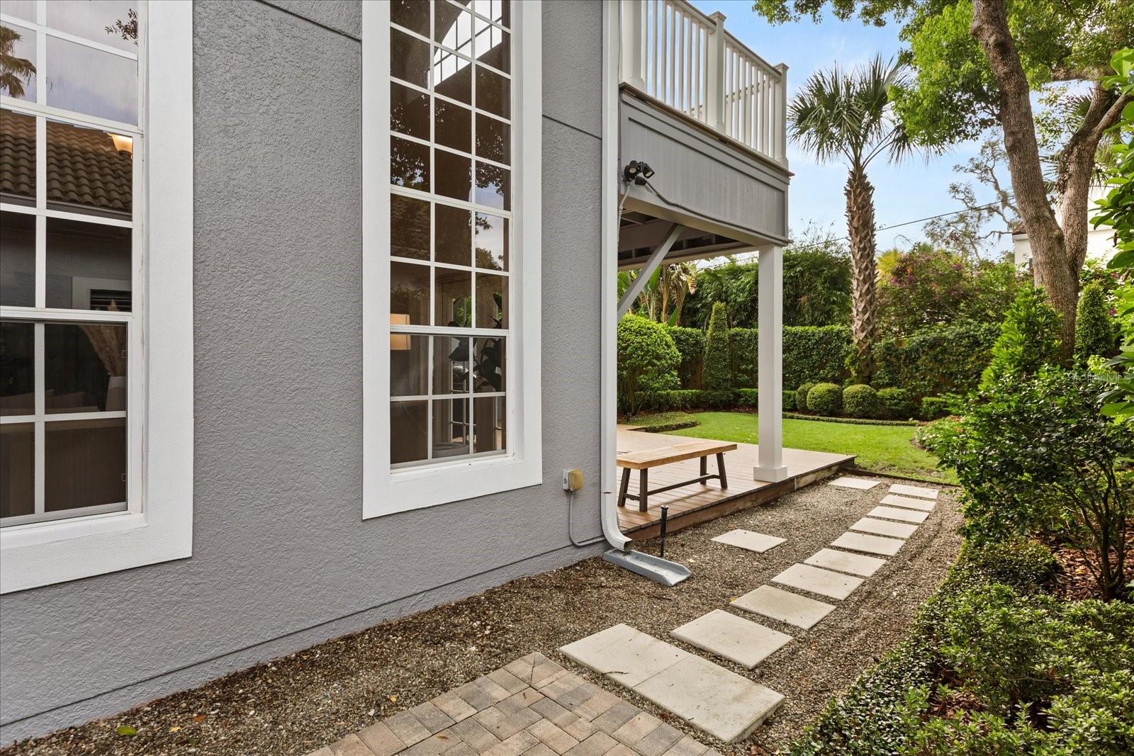 Image 40 of 44 For 512 Clarendon Avenue