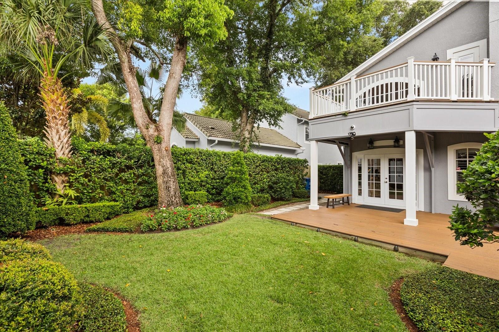 Image 42 of 44 For 512 Clarendon Avenue