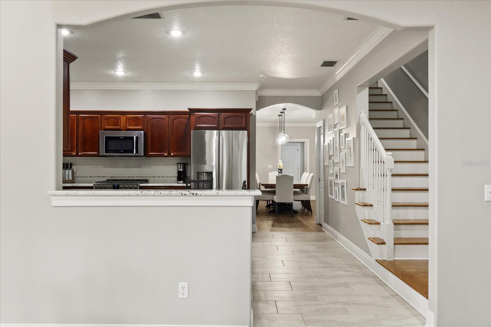 Image 8 of 44 For 512 Clarendon Avenue