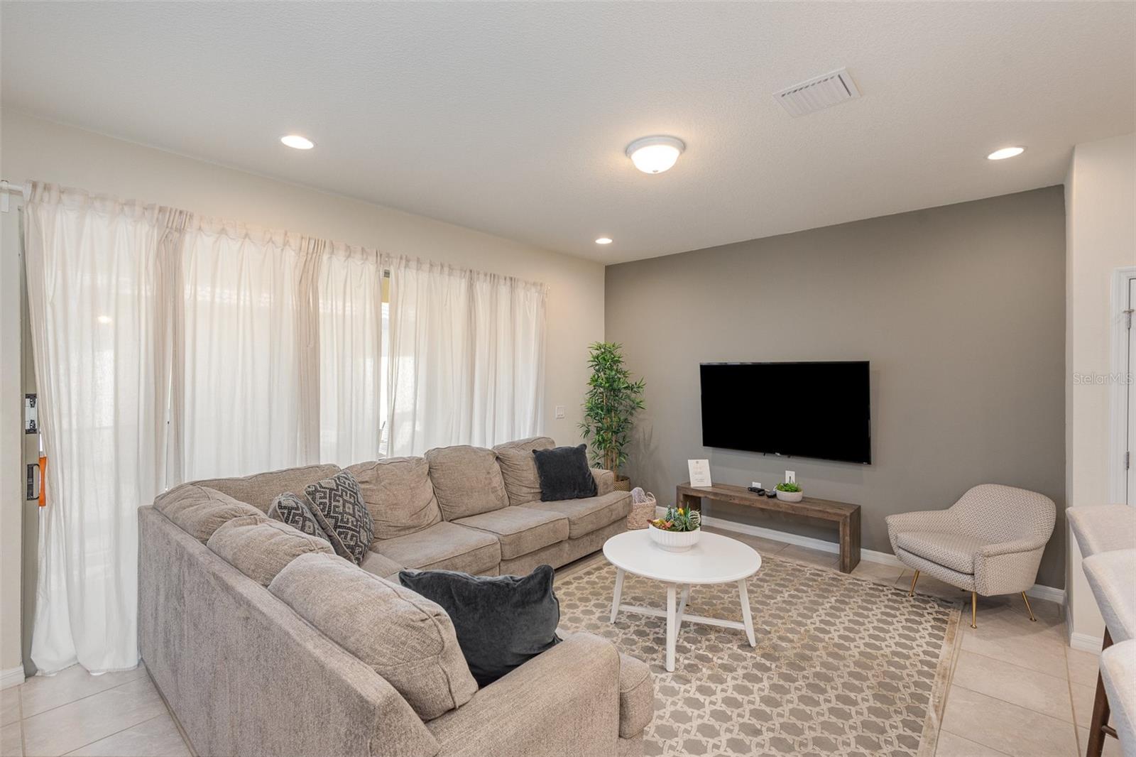 Image 10 of 37 For 9025 Rhodes Street