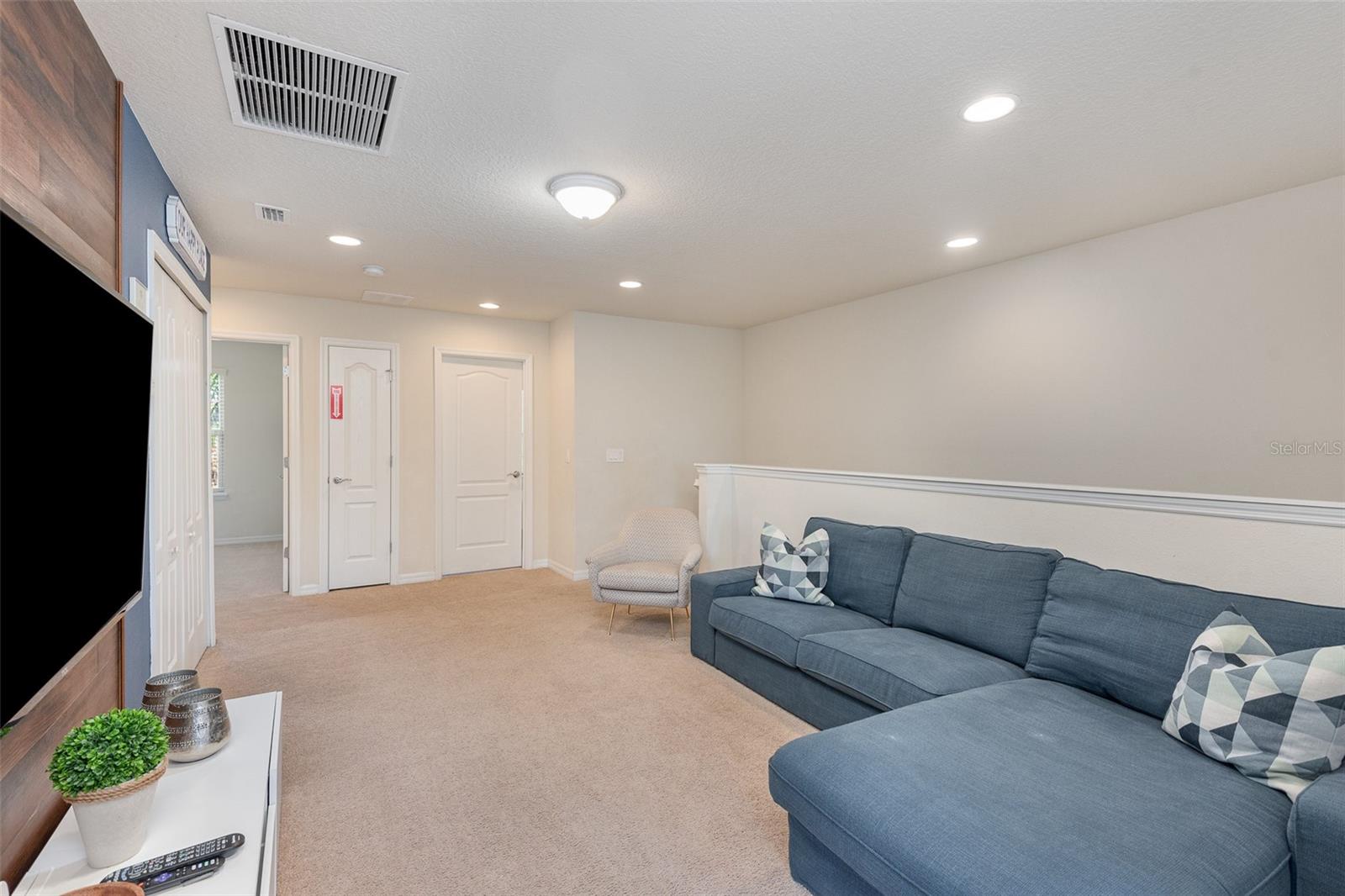 Image 12 of 37 For 9025 Rhodes Street