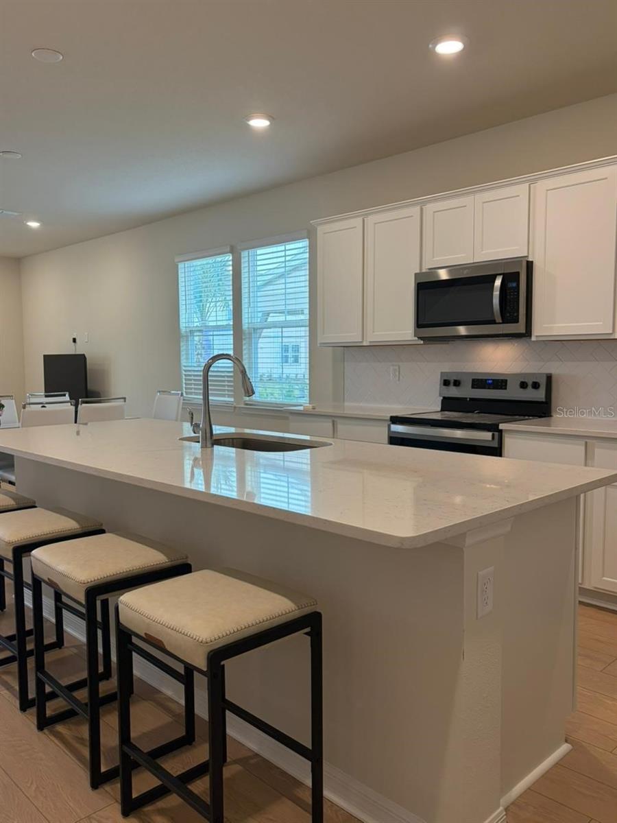 Image 14 of 15 For 6391 Breeze Filled Lane