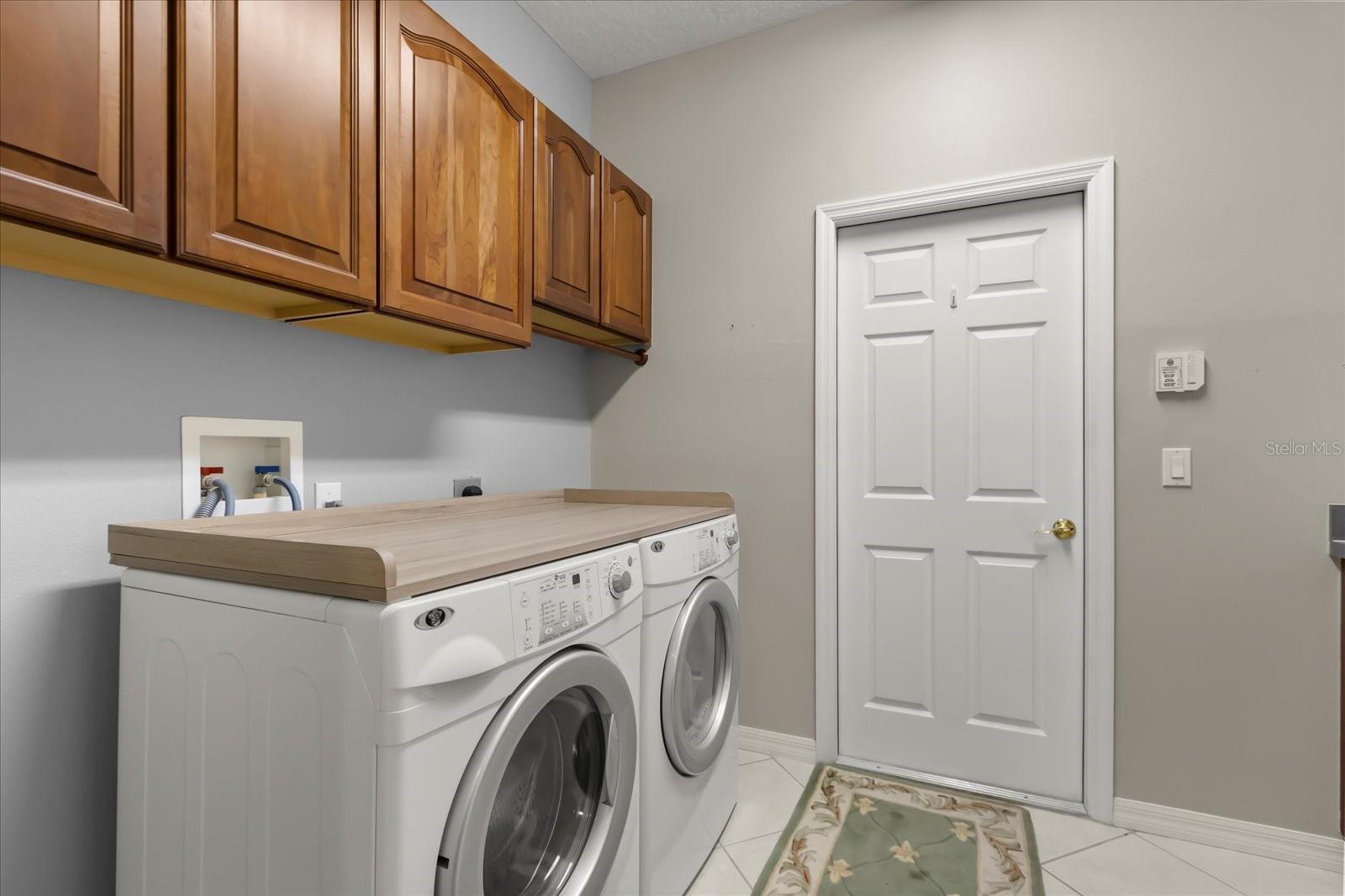 Image 33 of 48 For 5586 Whispering Woods Point