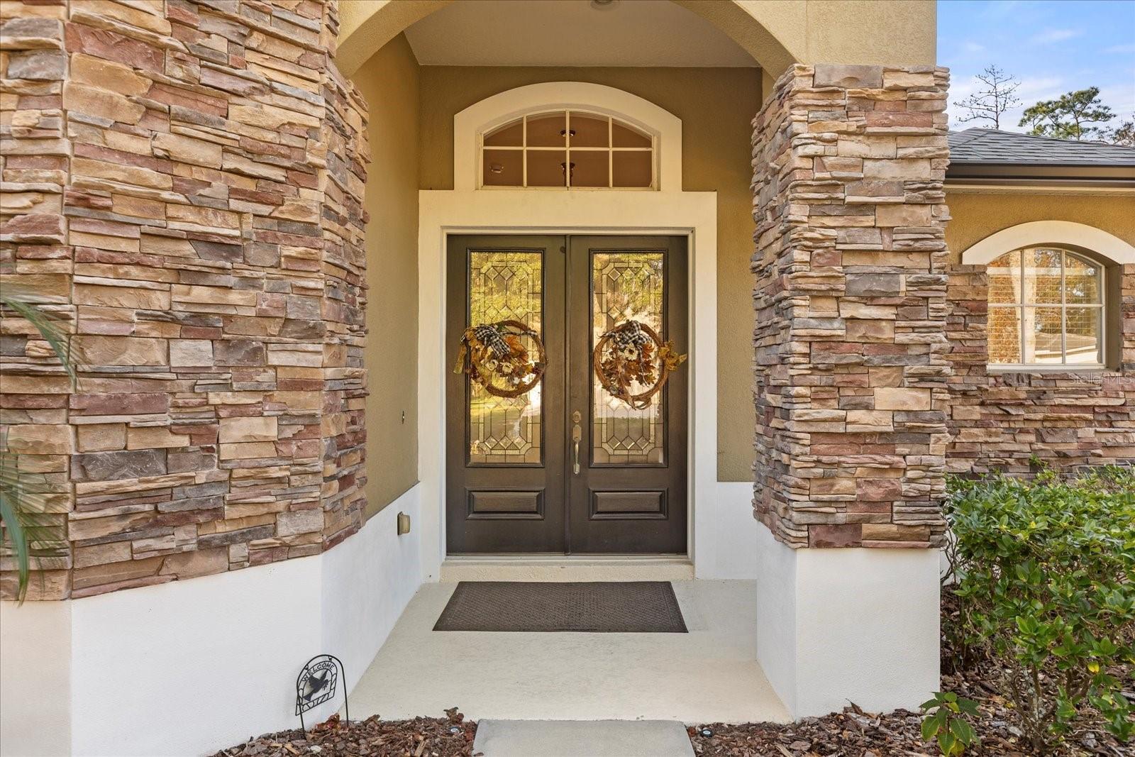 Image 7 of 48 For 5586 Whispering Woods Point