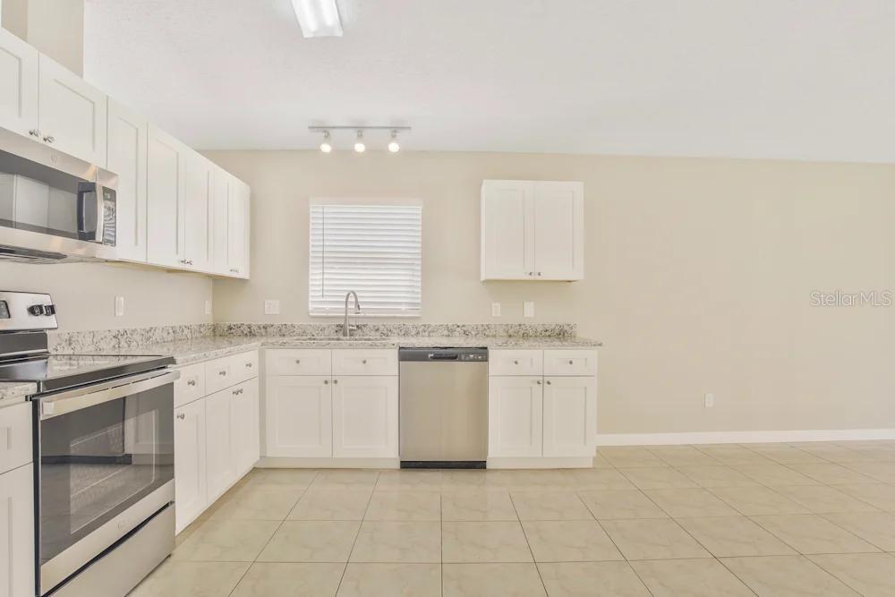 Image 6 of 11 For 6558 Cherry Grove Circle