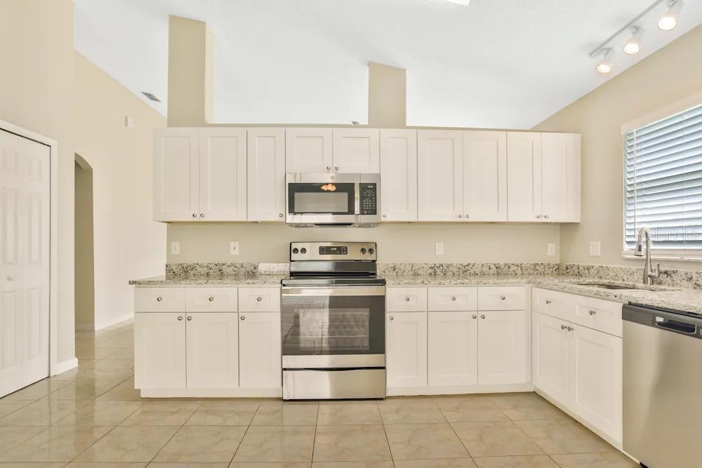 Image 7 of 11 For 6558 Cherry Grove Circle