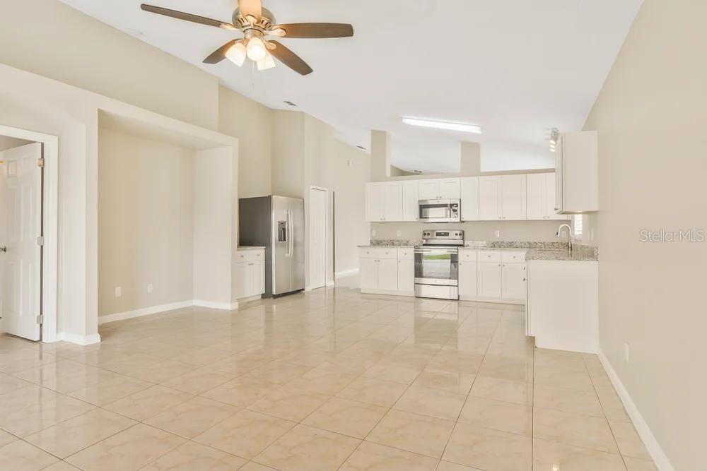 Image 8 of 11 For 6558 Cherry Grove Circle