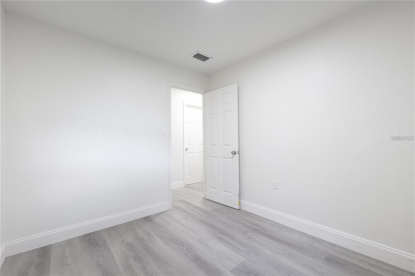 Image 15 of 26 For 4605 Elmira Place