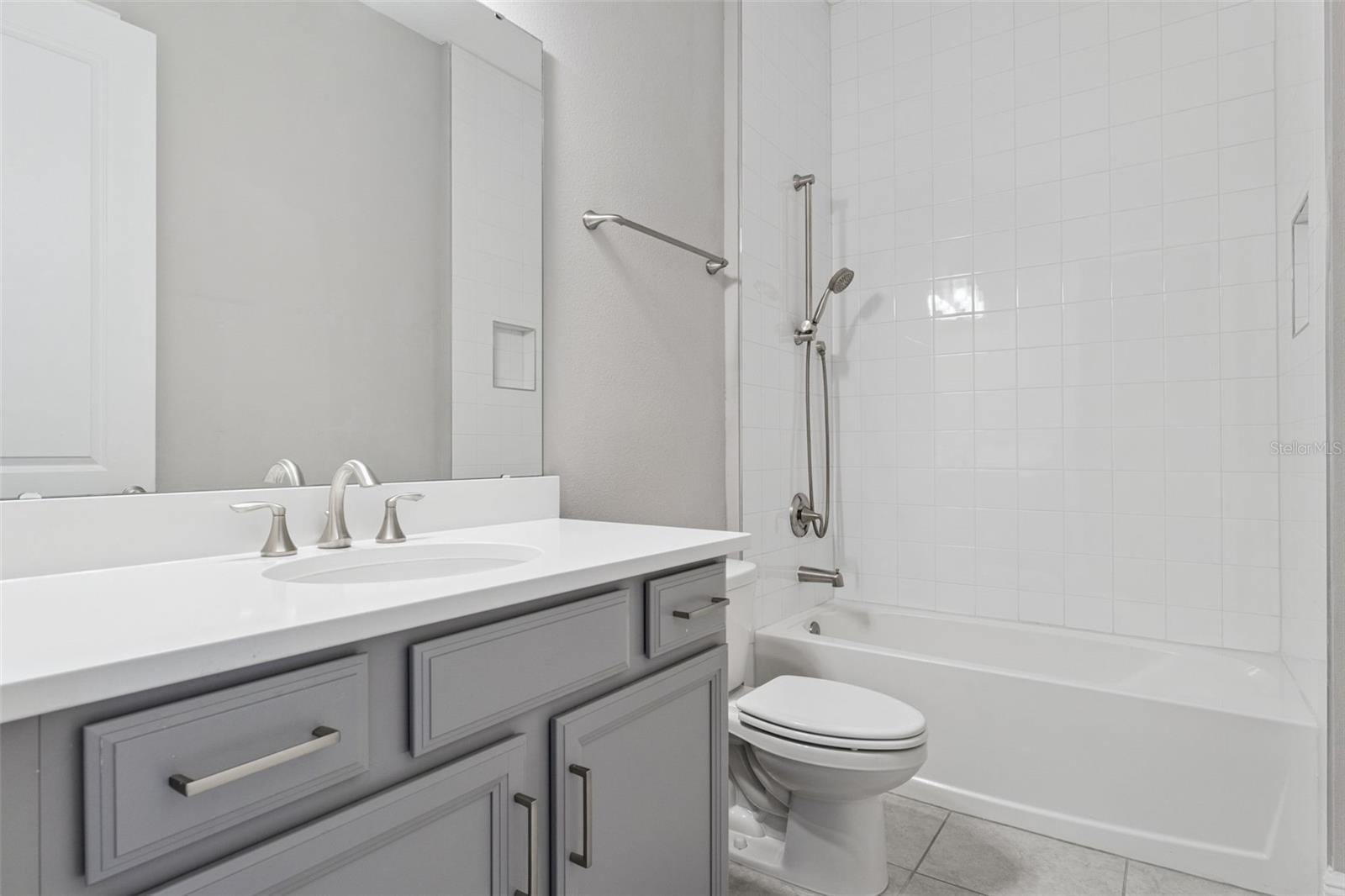 Image 28 of 37 For 19058 Planetree Street