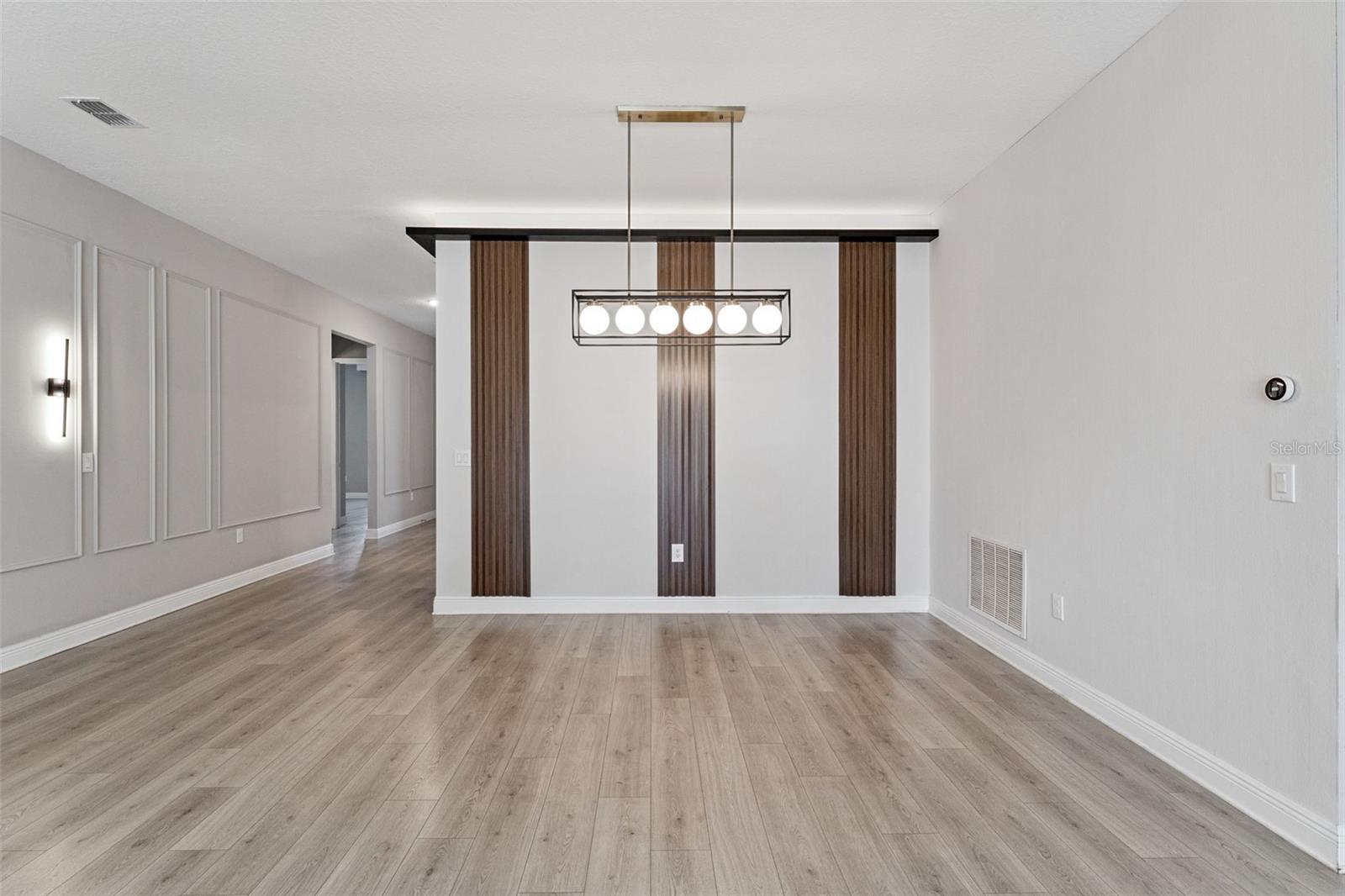 Image 9 of 37 For 19058 Planetree Street