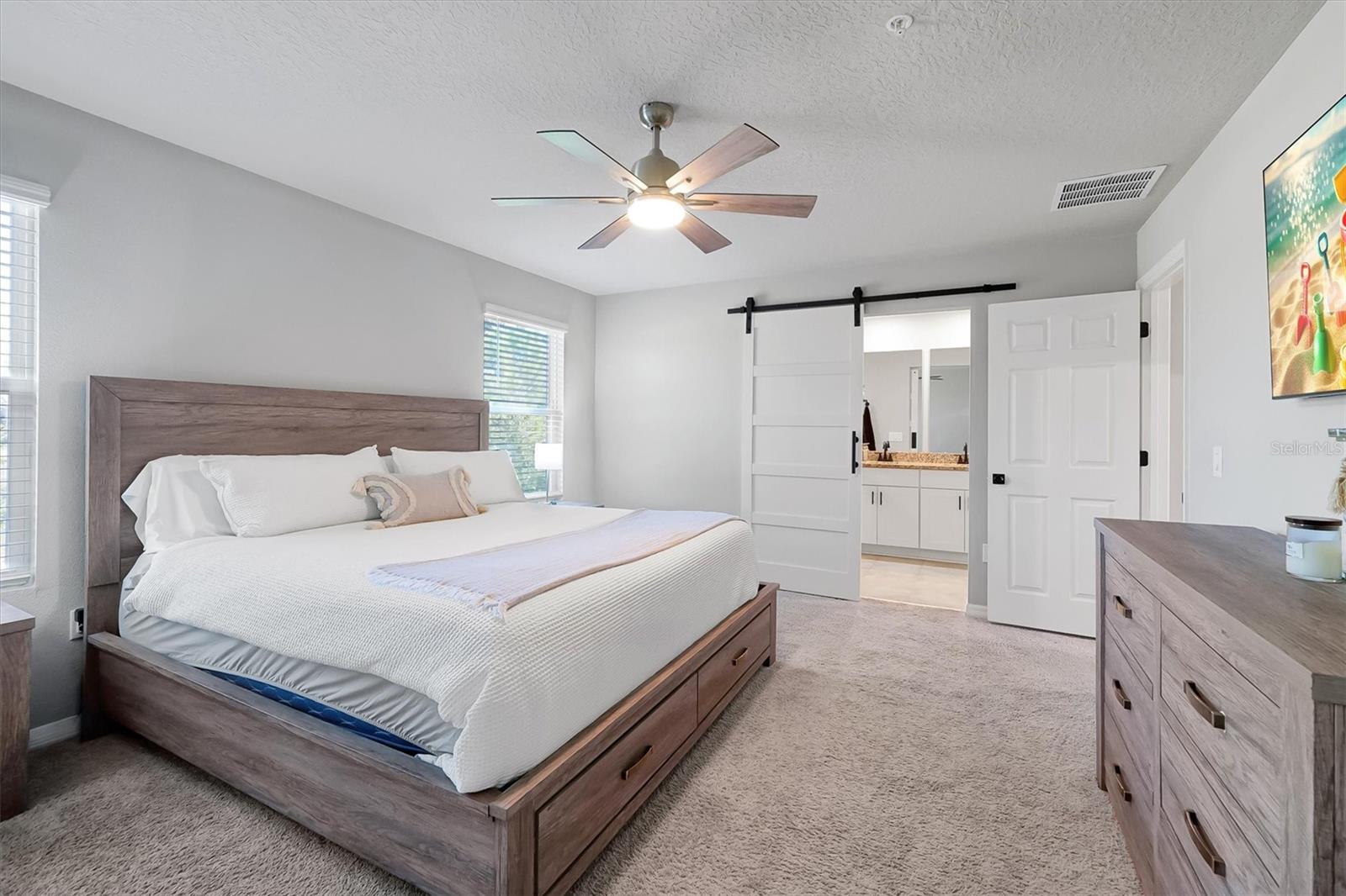 Image 13 of 39 For 1027 Robin Holly Street