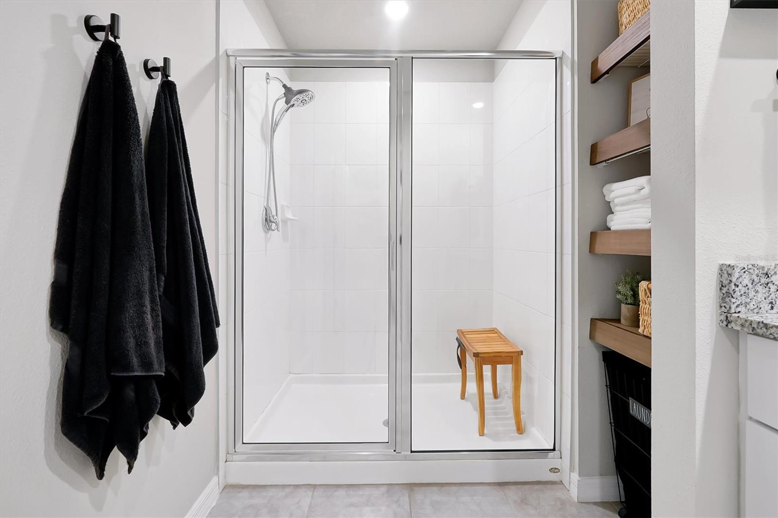 Image 17 of 39 For 1027 Robin Holly Street