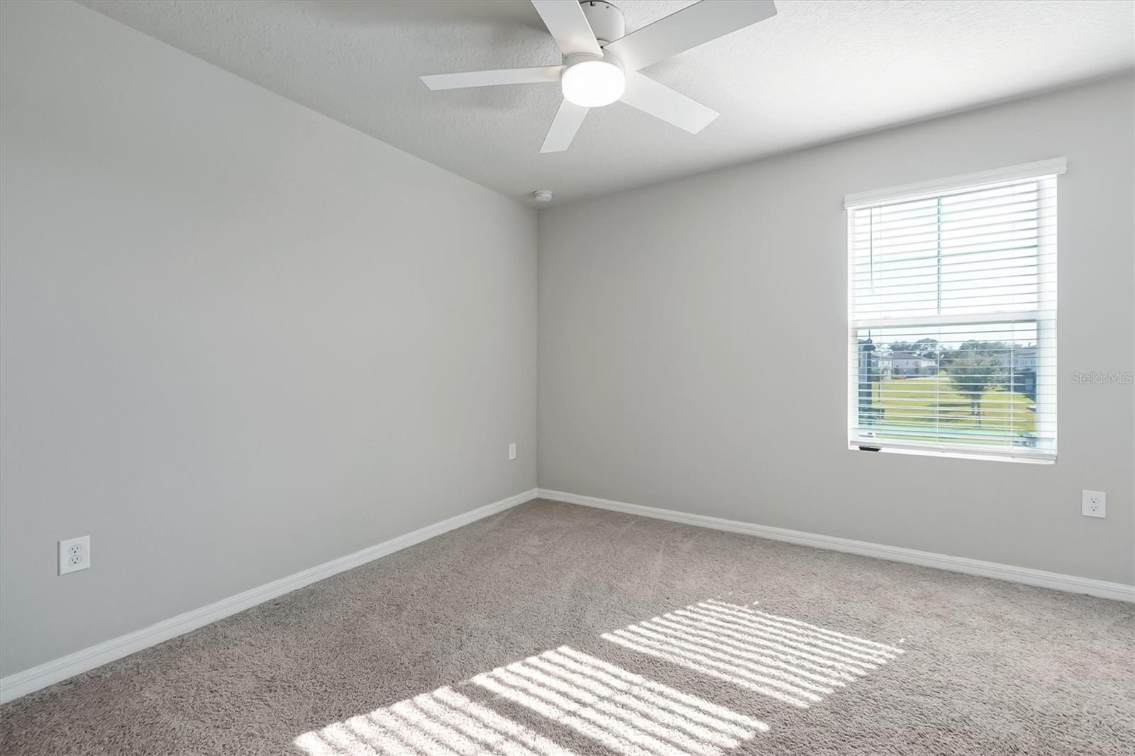 Image 23 of 39 For 1027 Robin Holly Street