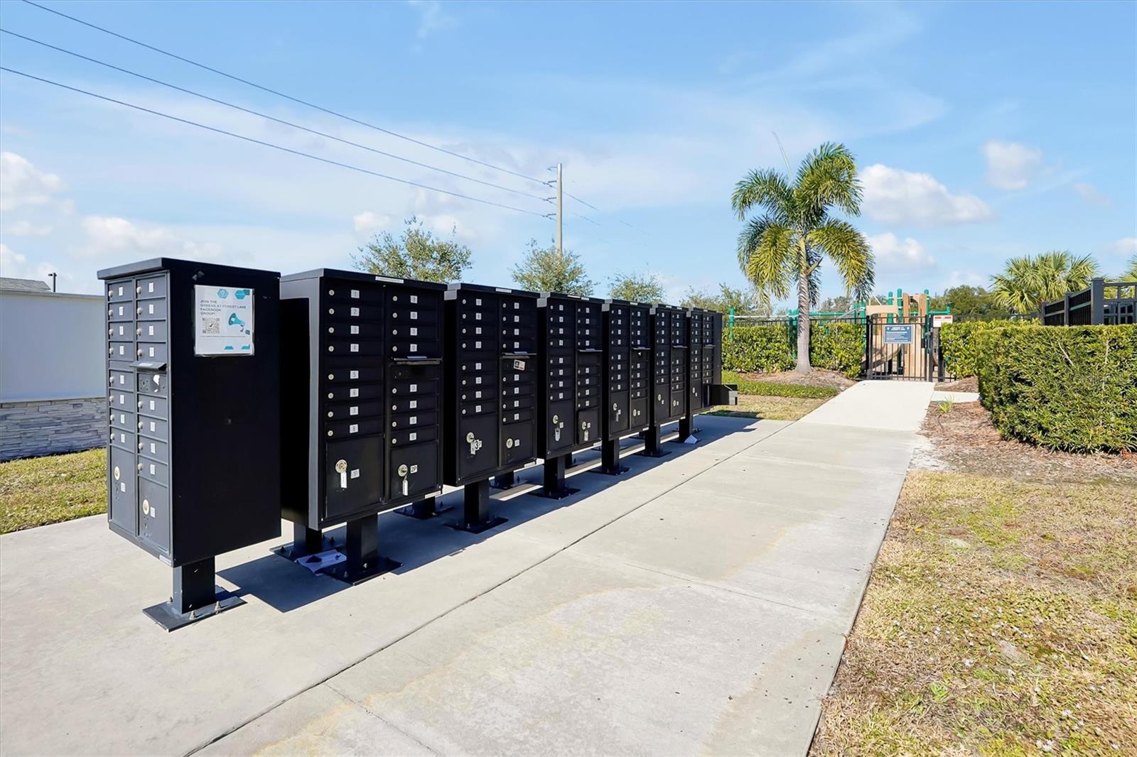 Image 31 of 39 For 1027 Robin Holly Street