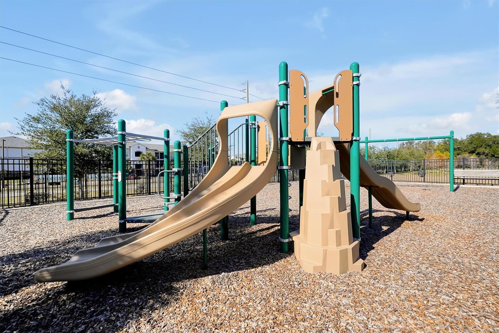 Image 32 of 39 For 1027 Robin Holly Street