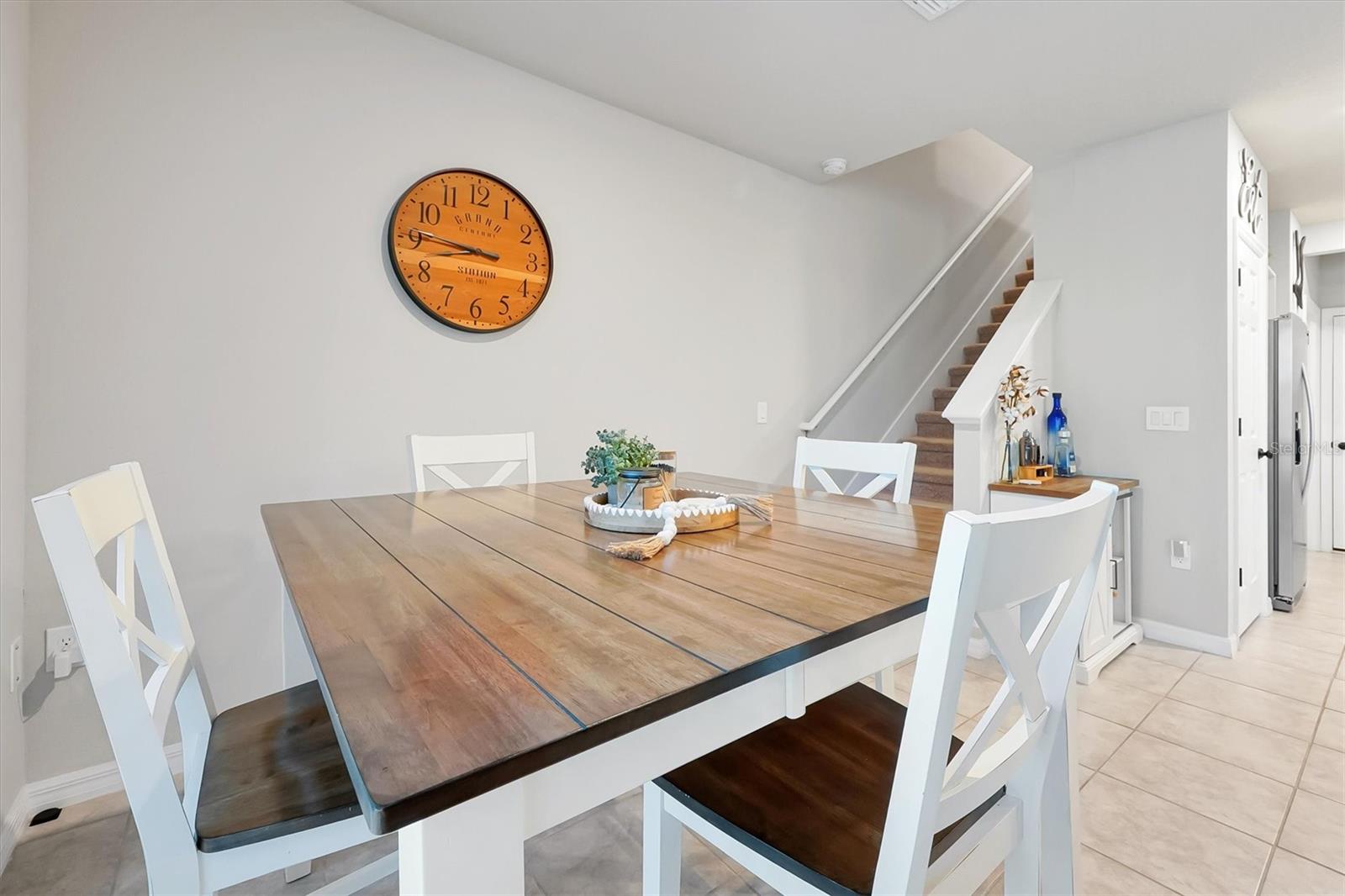 Image 9 of 39 For 1027 Robin Holly Street