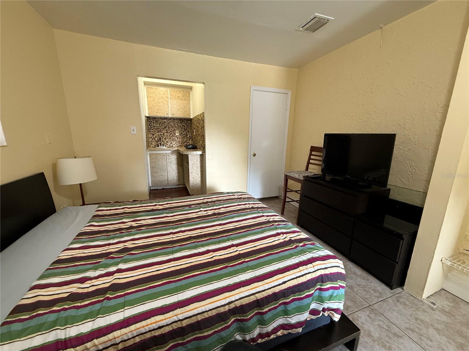 Image 9 of 15 For 10174 Mason Dixon Circle