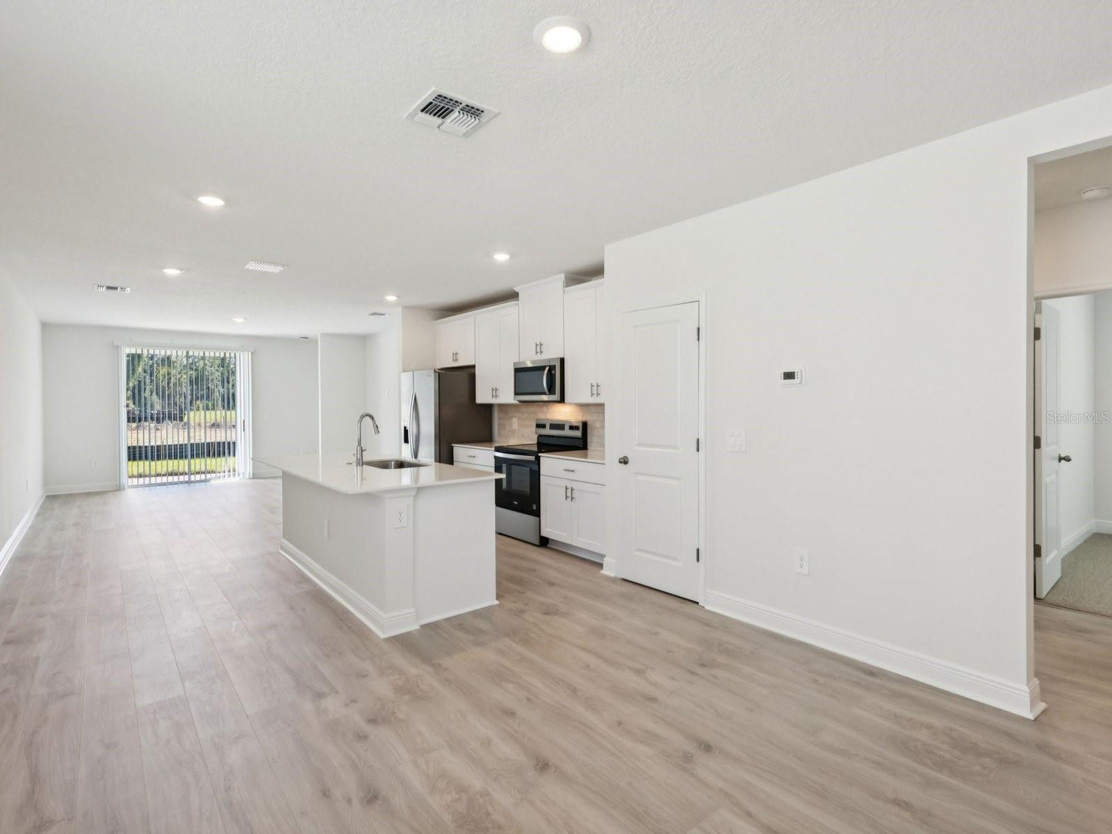 Image 5 of 11 For 831 Sunshower Drive