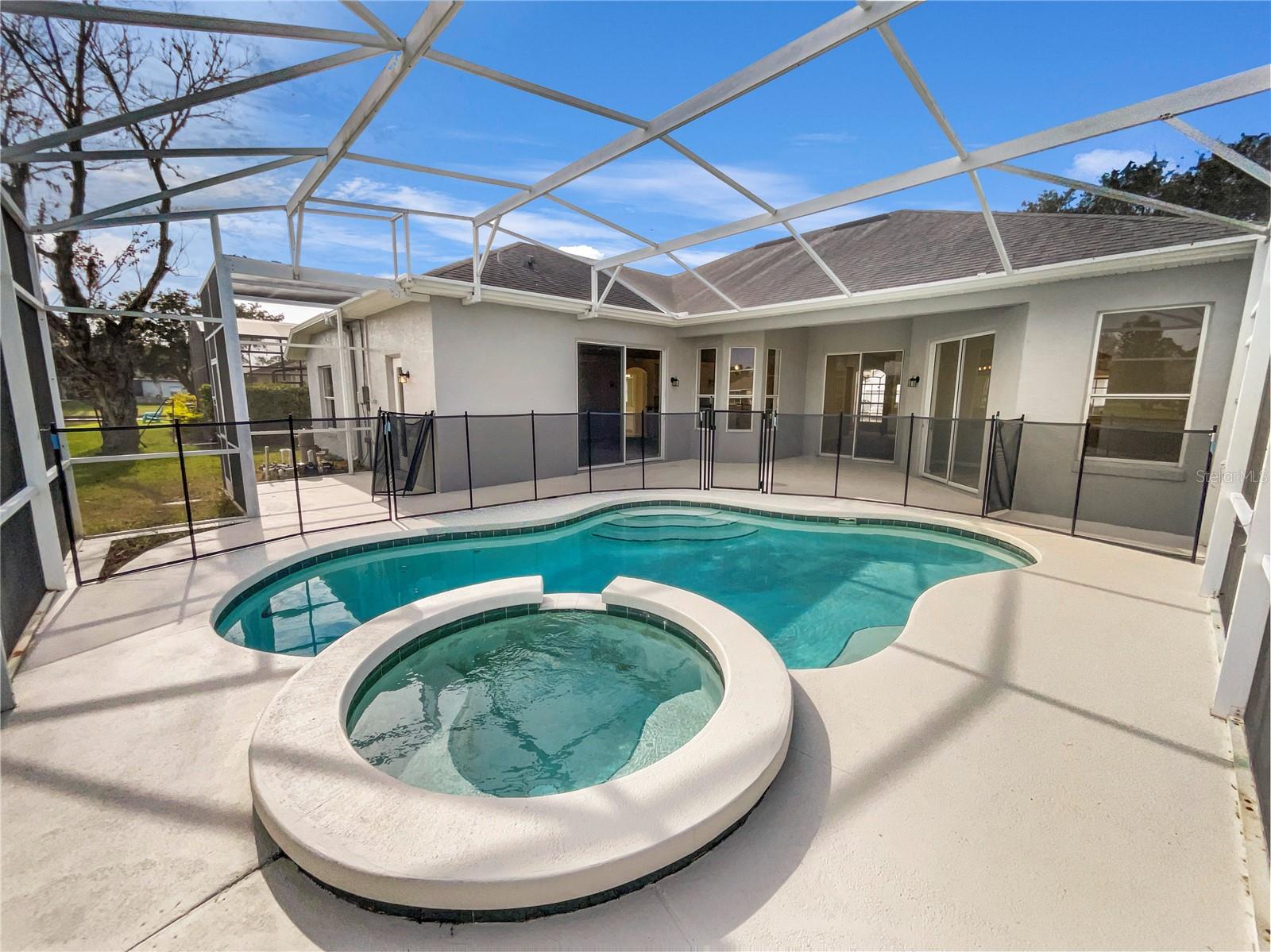 Image 12 of 37 For 725 Forestgreen Court