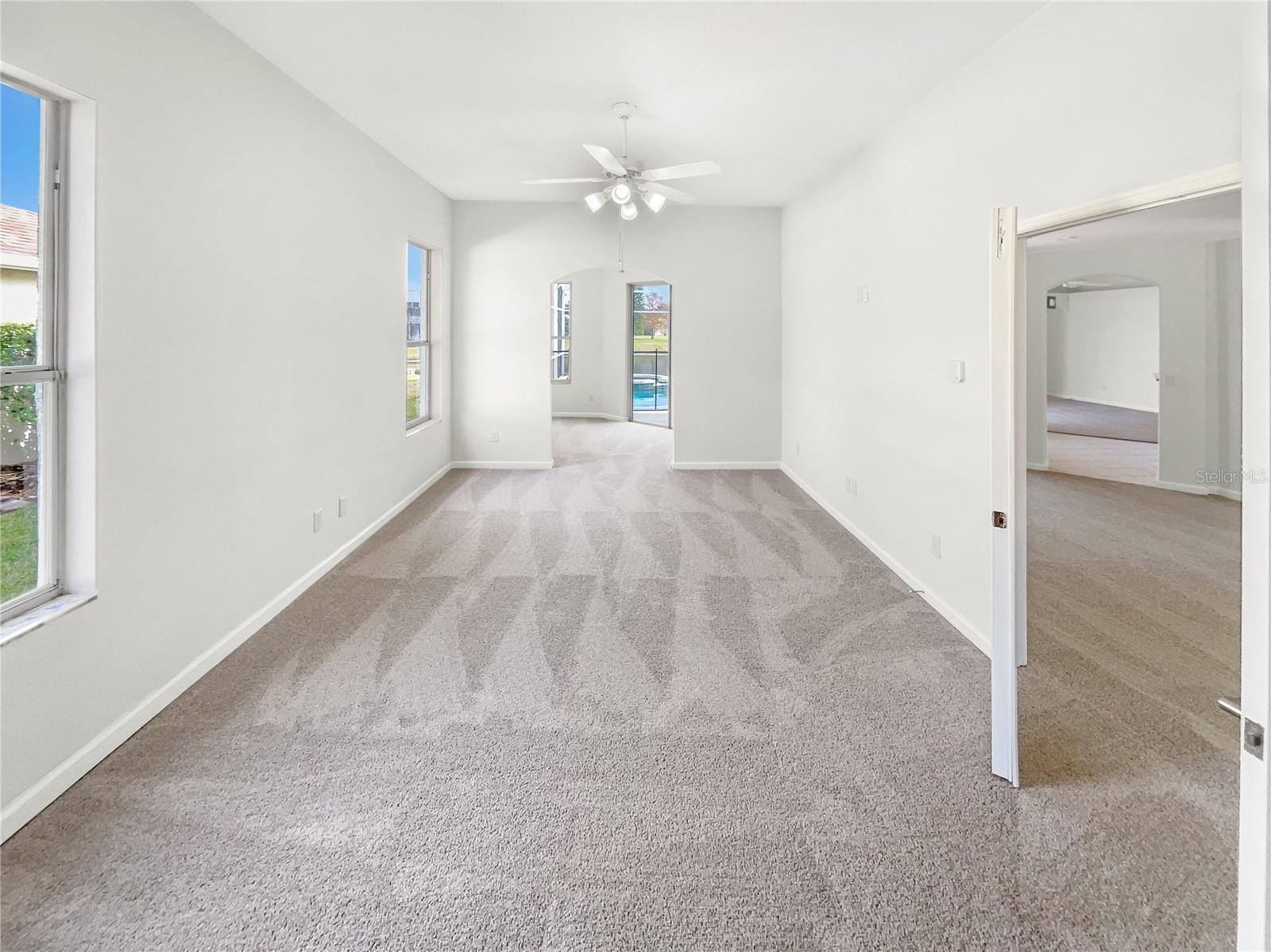 Image 19 of 37 For 725 Forestgreen Court