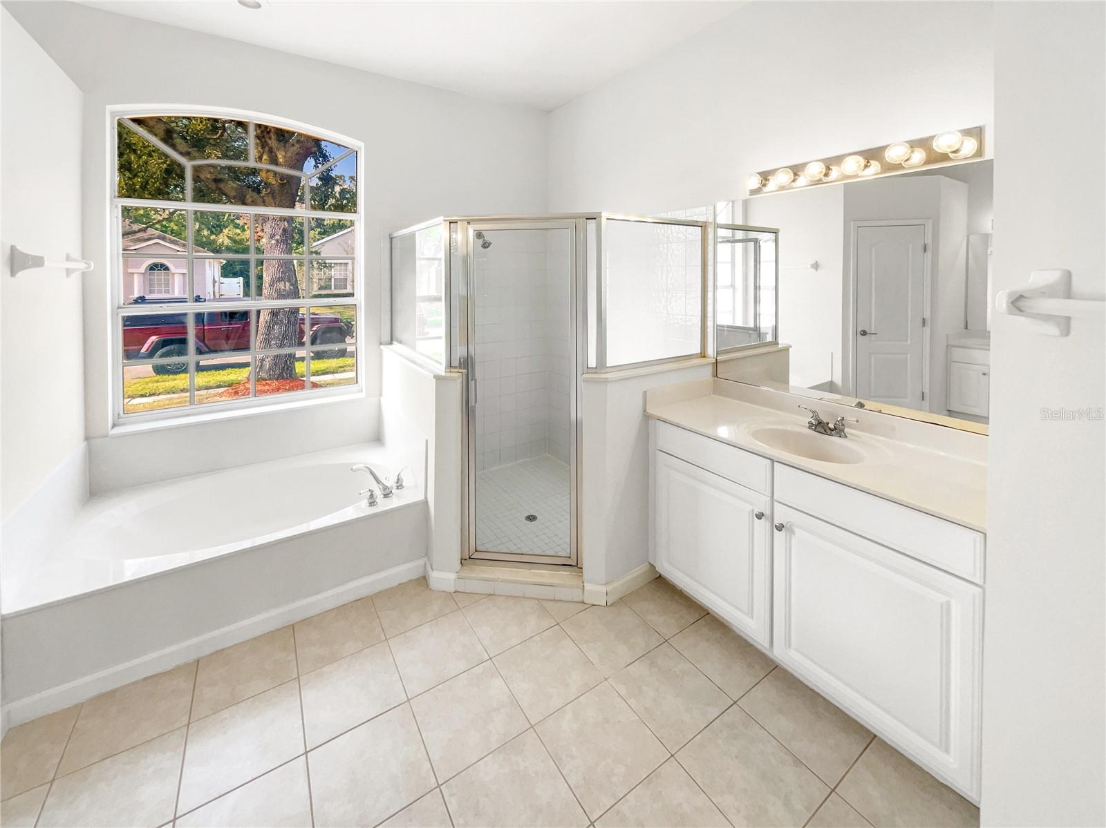 Image 20 of 37 For 725 Forestgreen Court