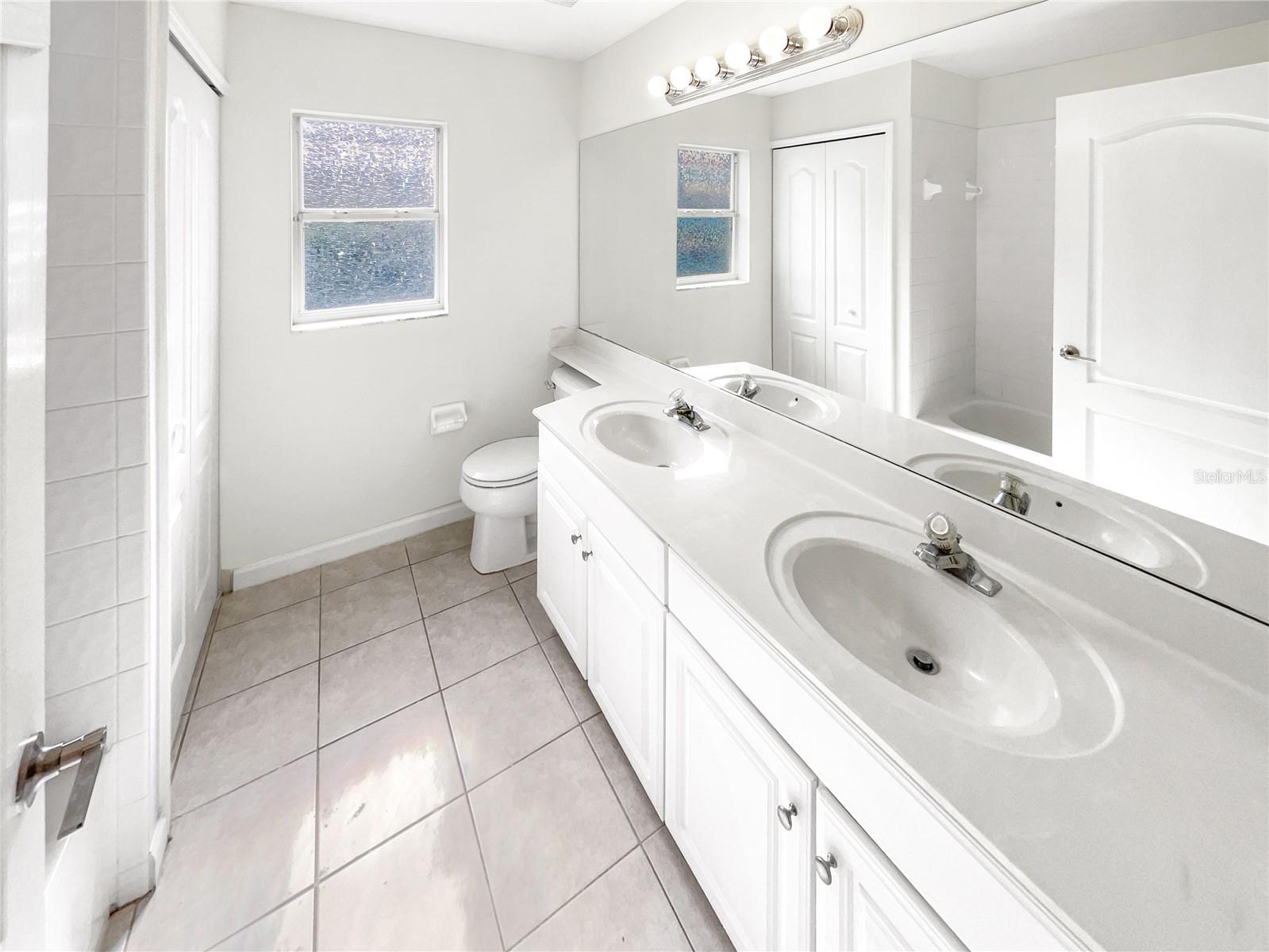 Image 32 of 37 For 725 Forestgreen Court