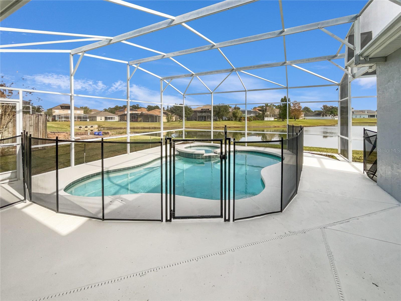 Image 8 of 37 For 725 Forestgreen Court