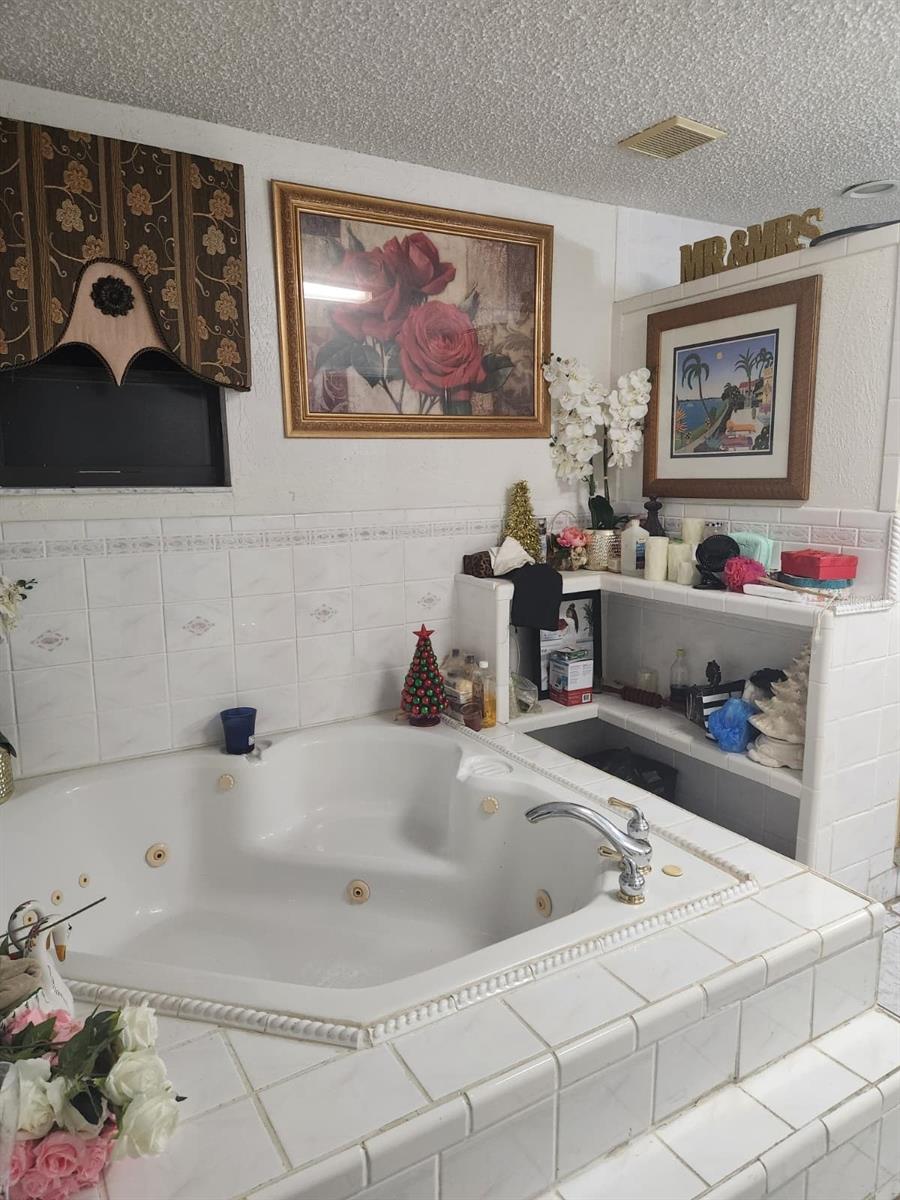 Image 10 of 11 For 2851 Hickory Creek Drive