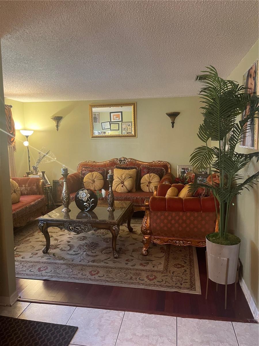 Image 5 of 11 For 2851 Hickory Creek Drive