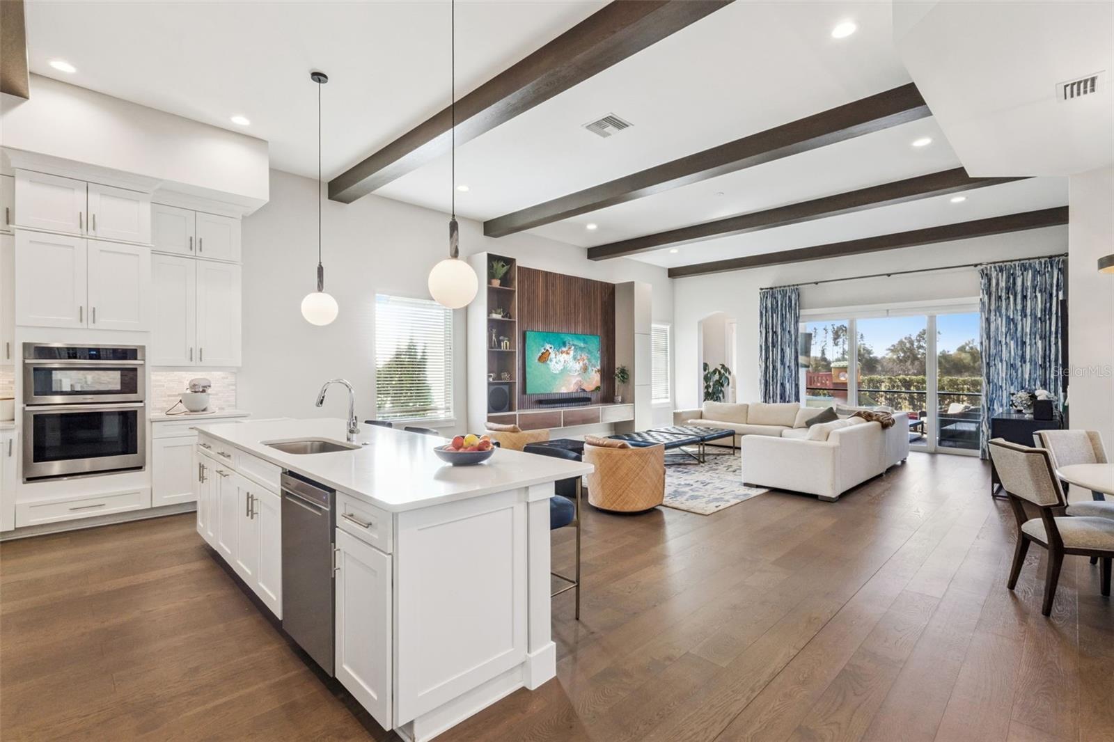 Image 10 of 50 For 16030 Vetta Drive