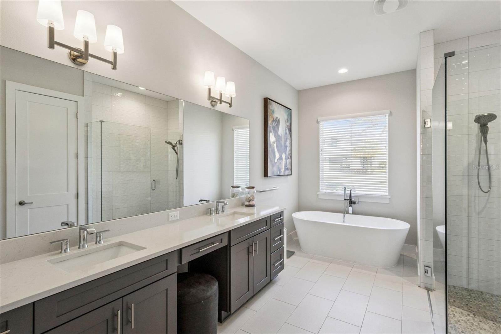 Image 16 of 50 For 16030 Vetta Drive